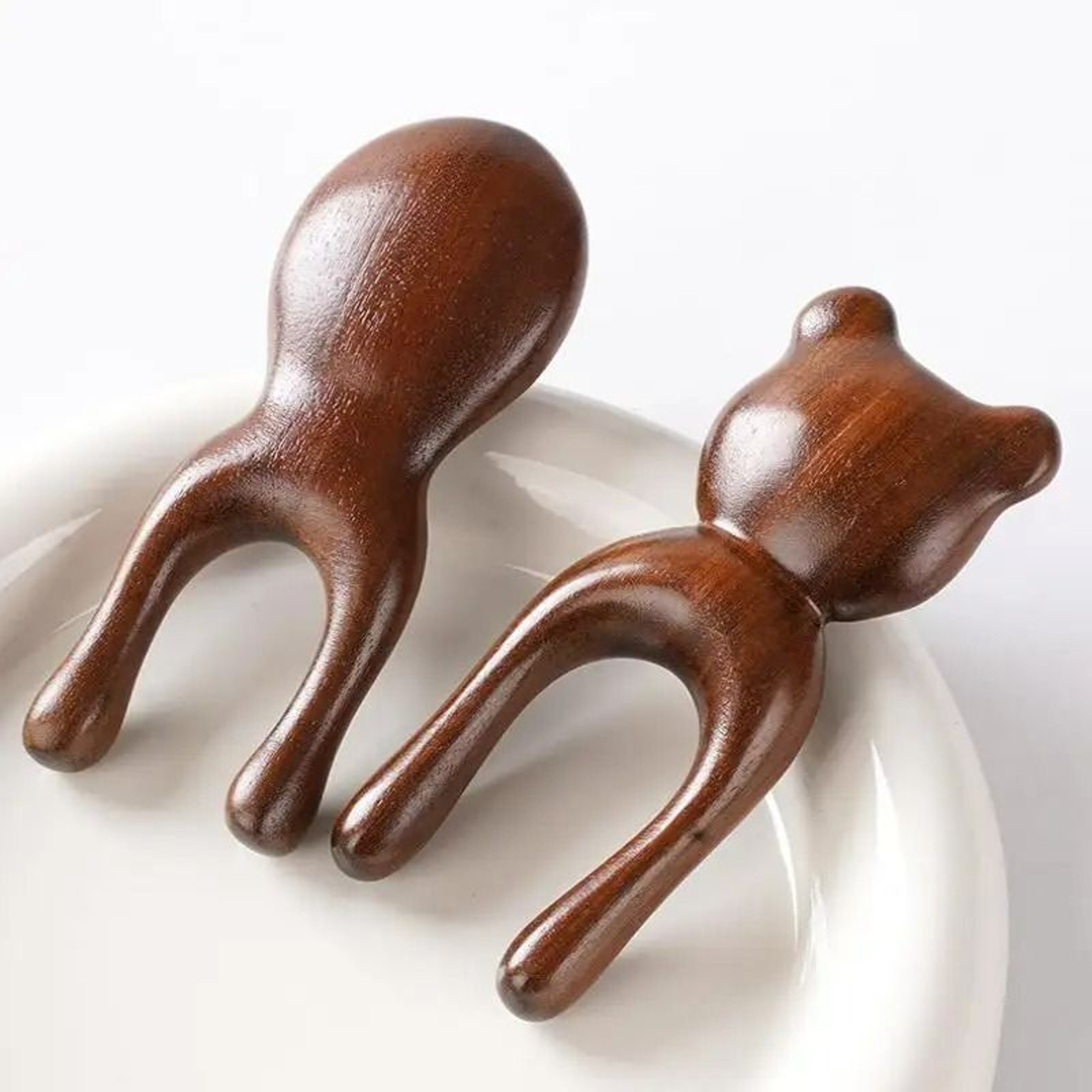 Natural Sandalwood Snail Facial Massager 4