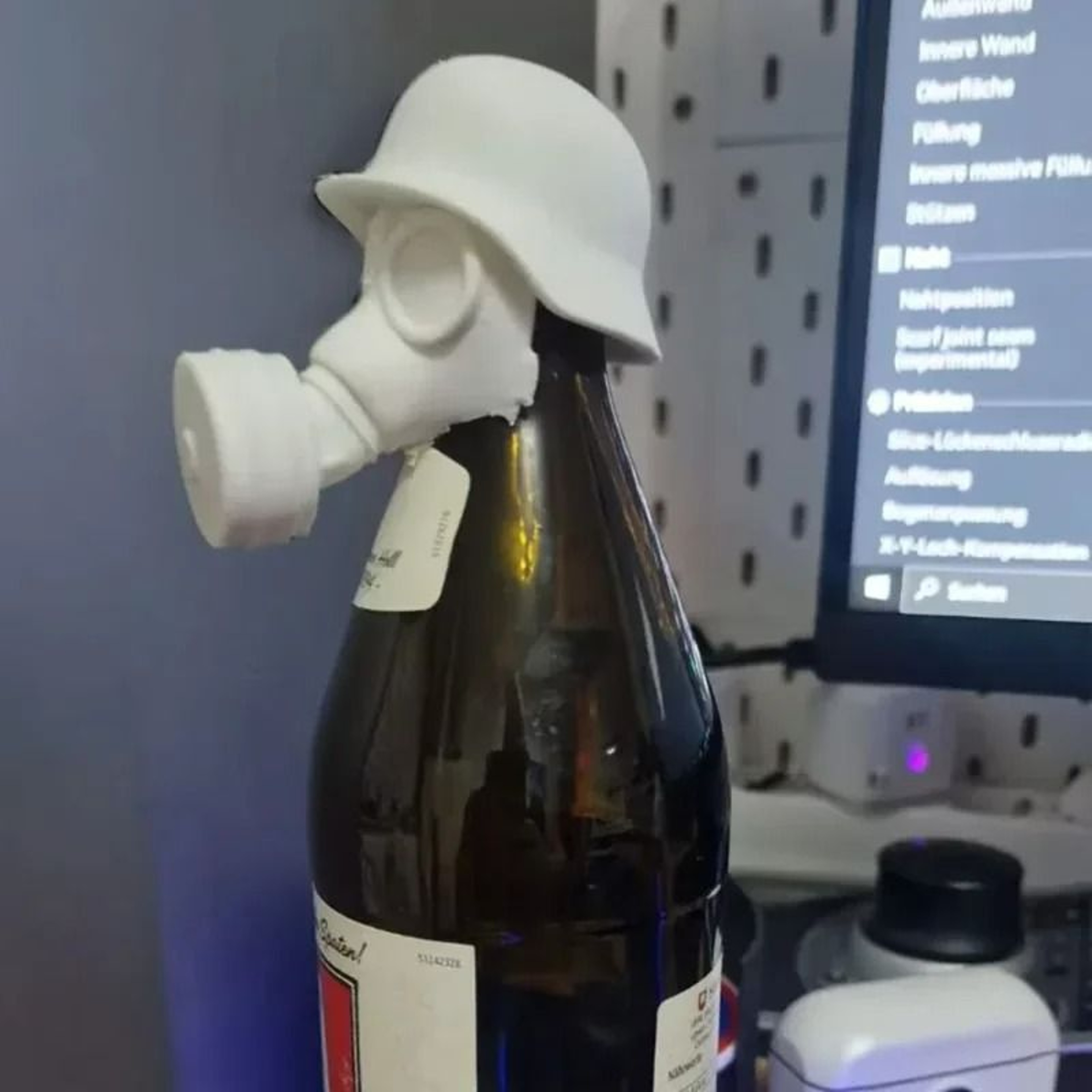 3DPrinted Gas Mask Beer Bottle Topper 3