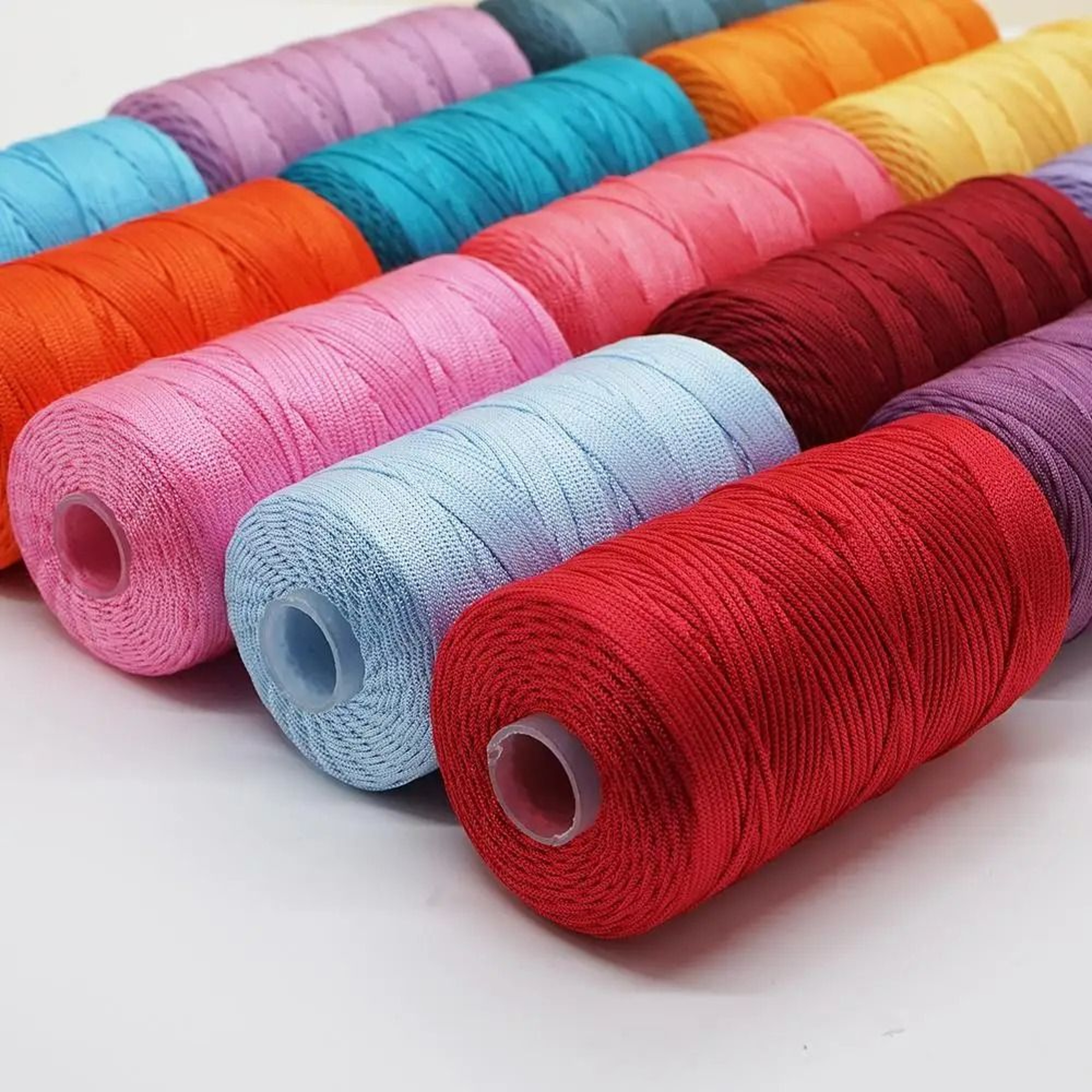 022 Lb 15 Mm Thin Ice Nylon Silk Crochet Yarn 2