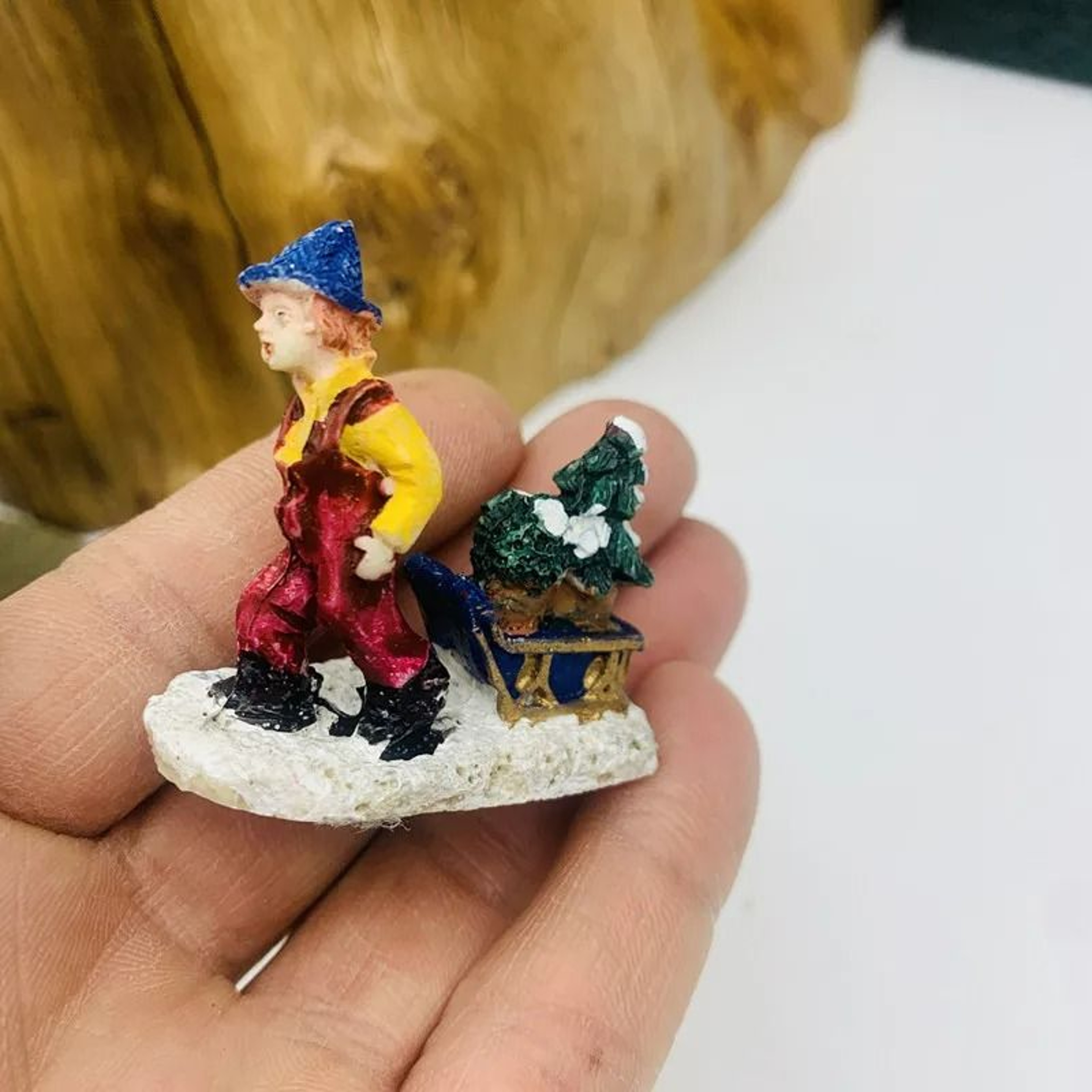 Miniature Doll Figures For Gardening Bonsai  Sand Table Decor 1