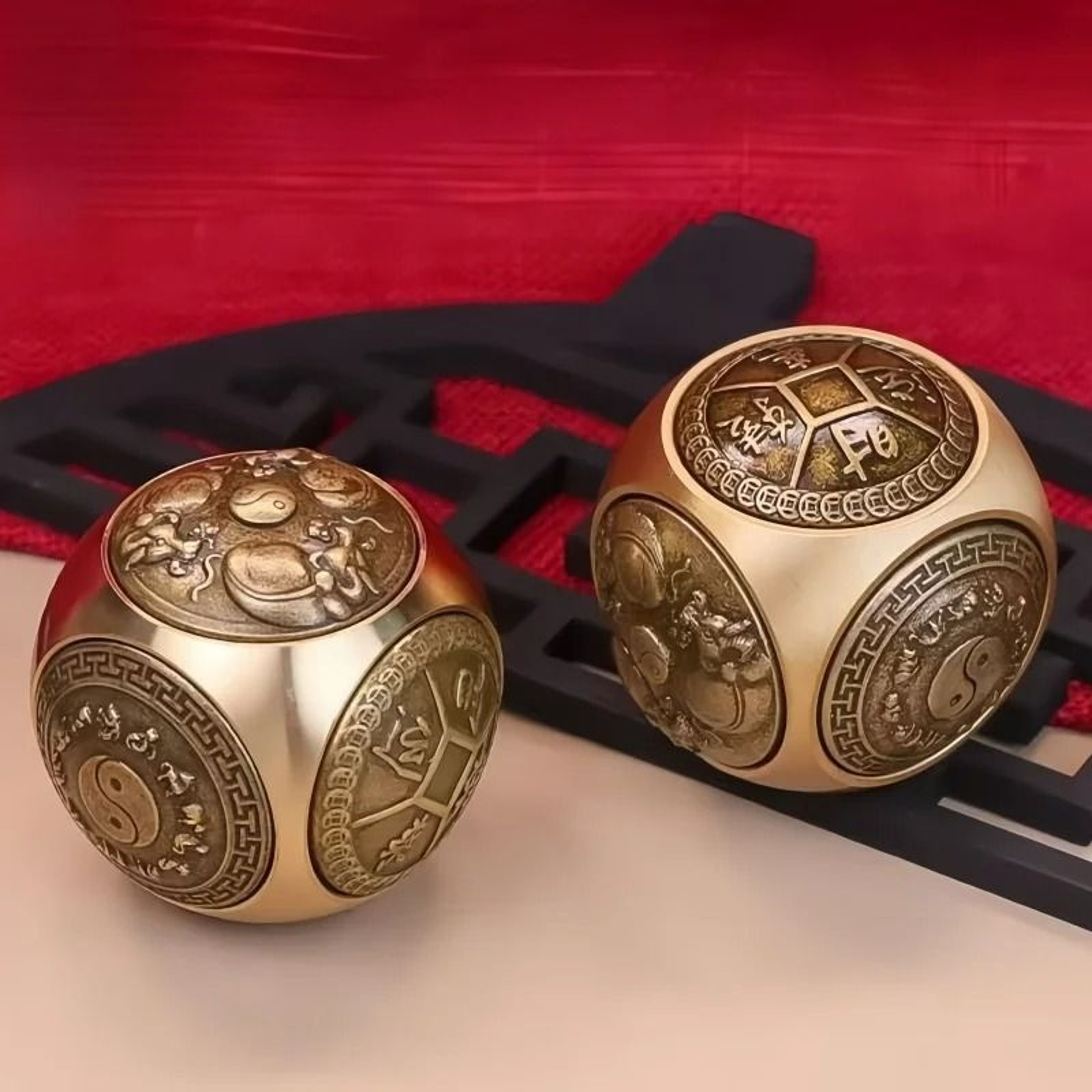 Rotating SixFaced Chinese Lucky Coin Spinner 2