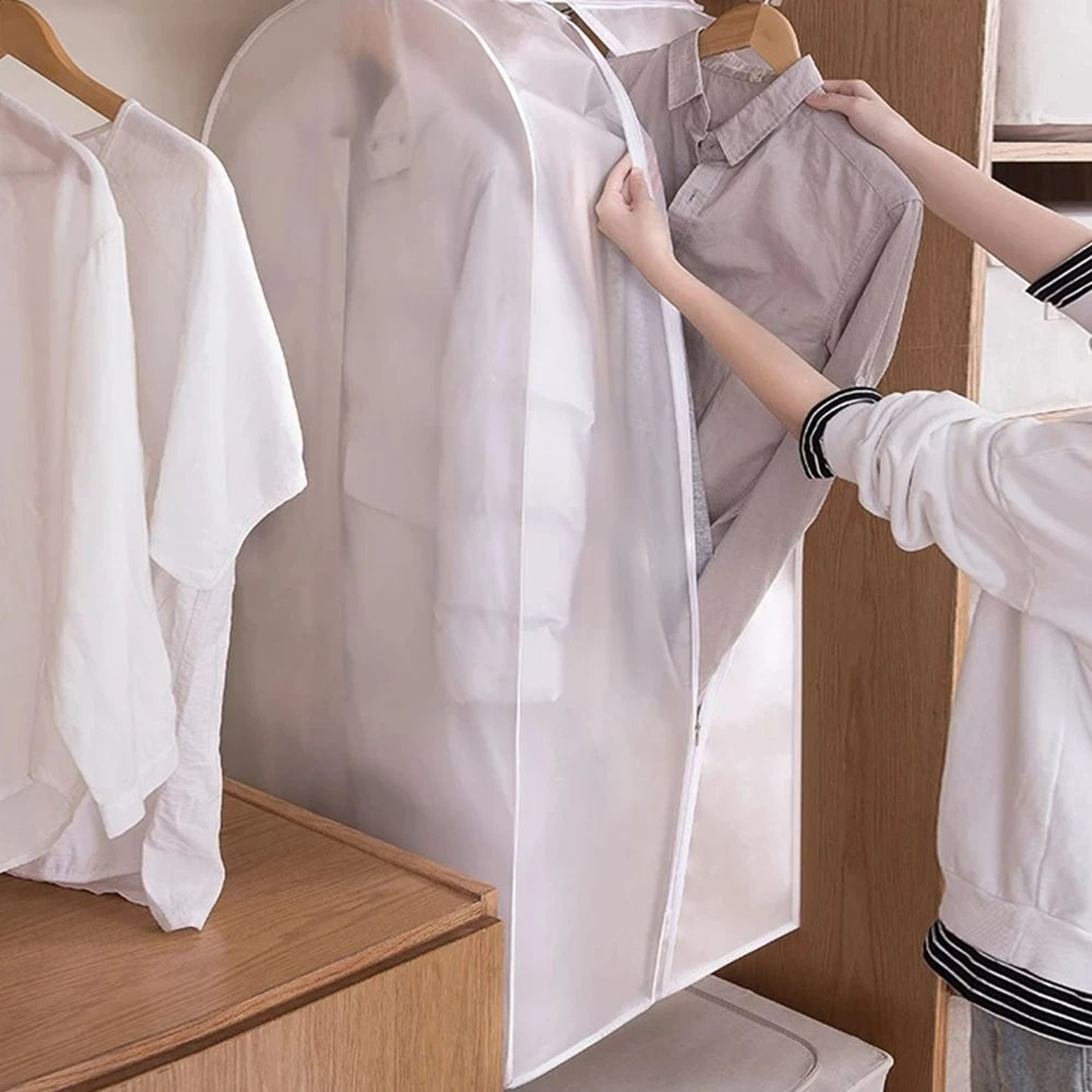 Large Capacity Hanging Garment Dust Cover  Wardrobe Organizer 2