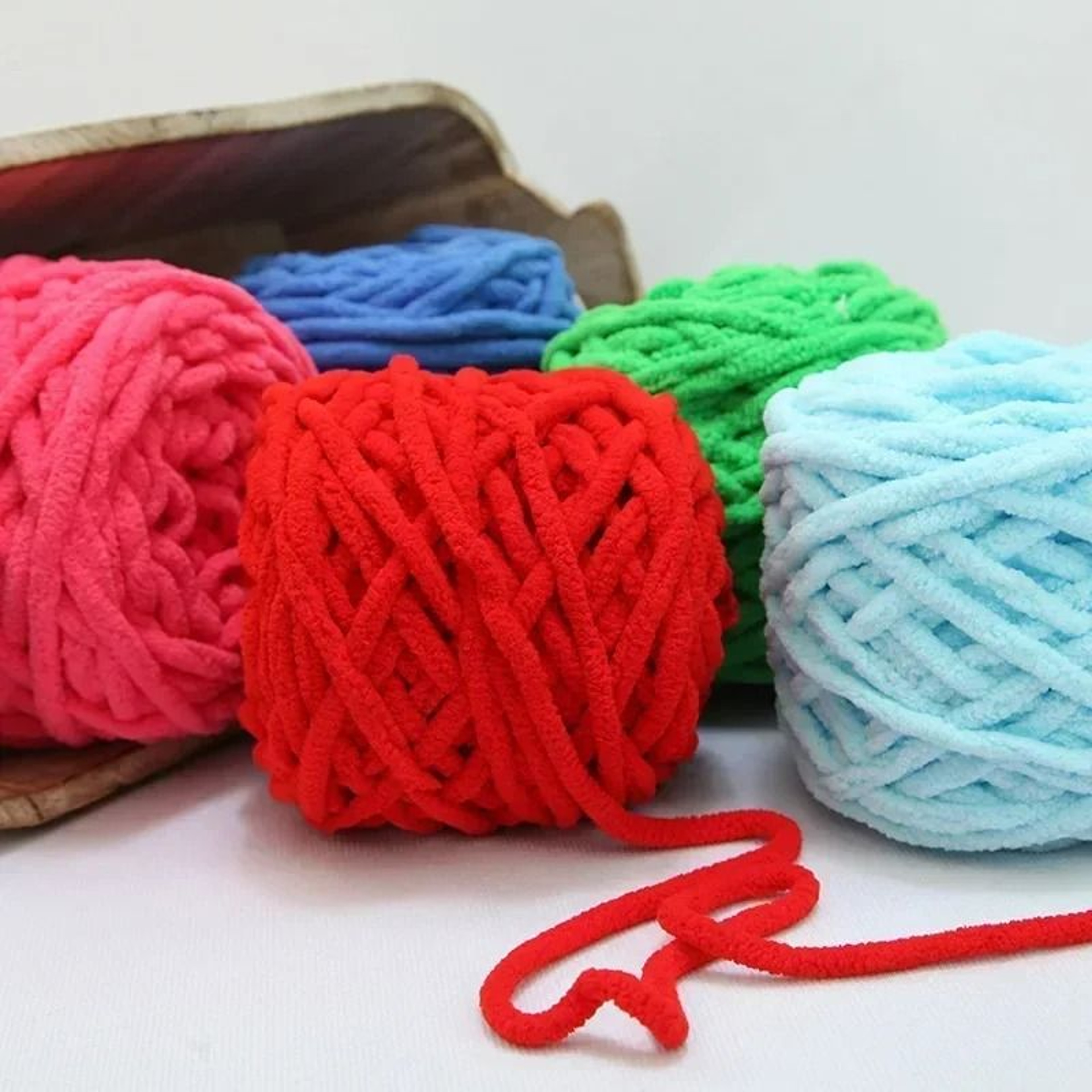 Soft Chenille Velvet Knitting Yarn Ball 35 Oz  100 G 4