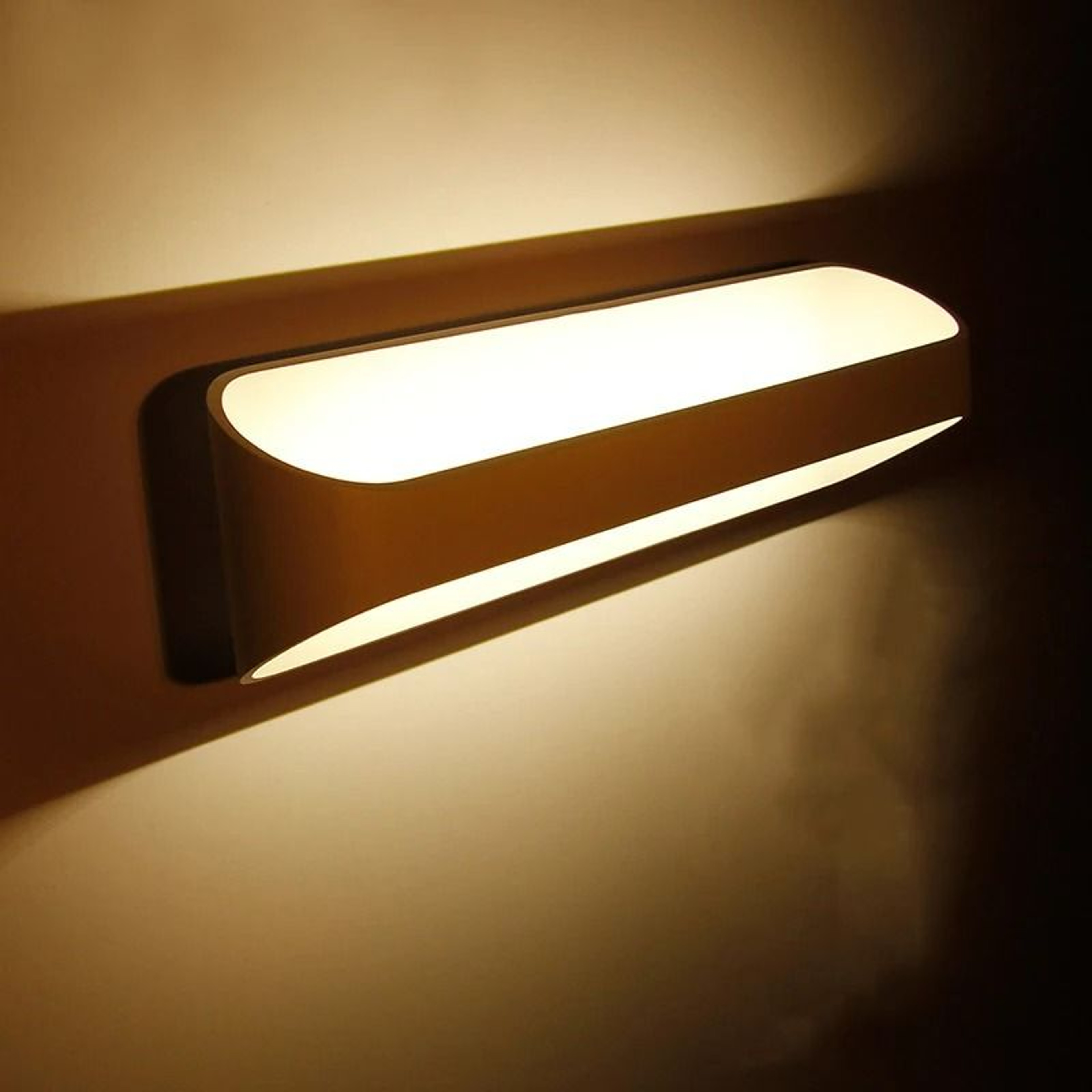 Modern Aluminum Curved LED Wall Sconce 6
