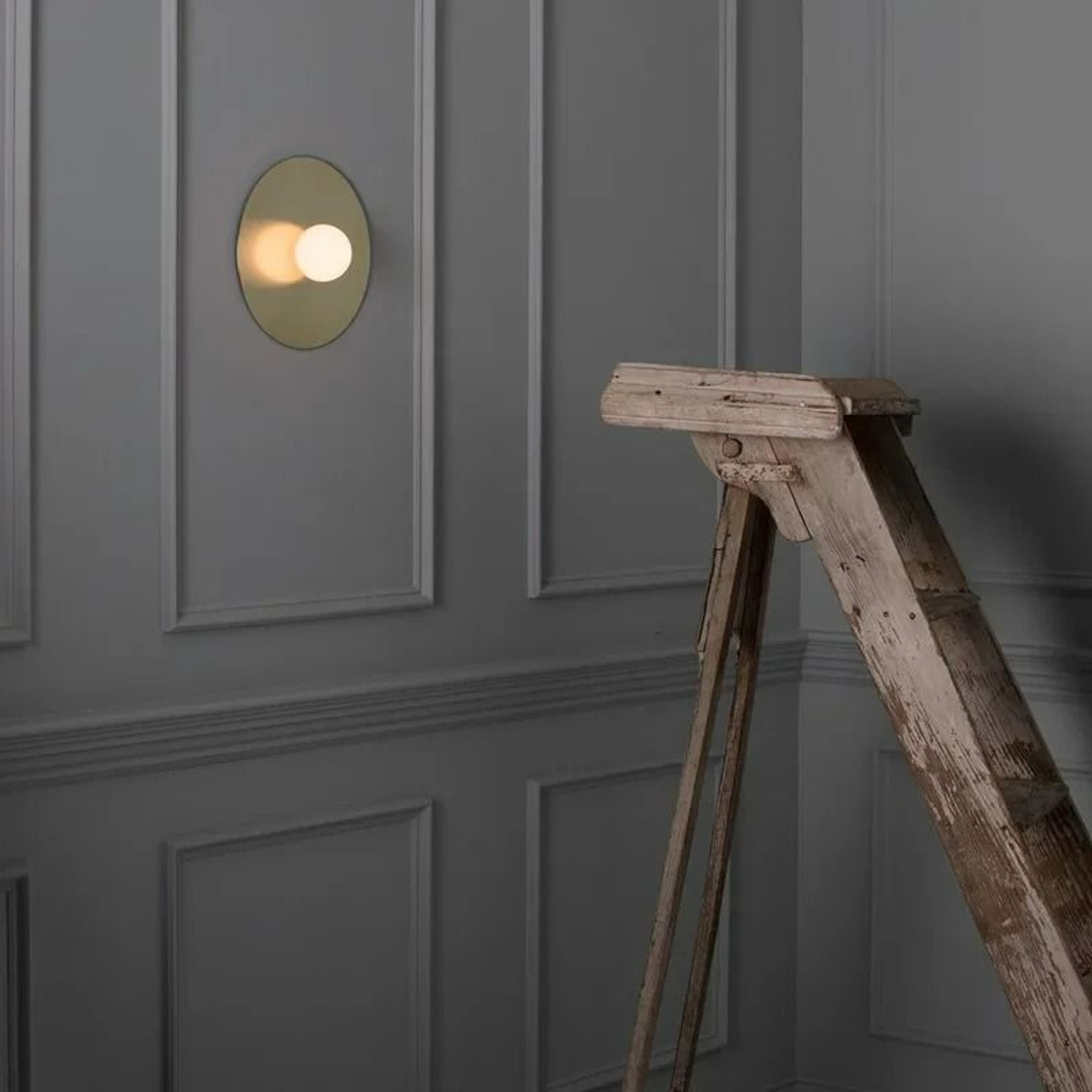 PostModern Artistic Round LED Wall Sconce 3