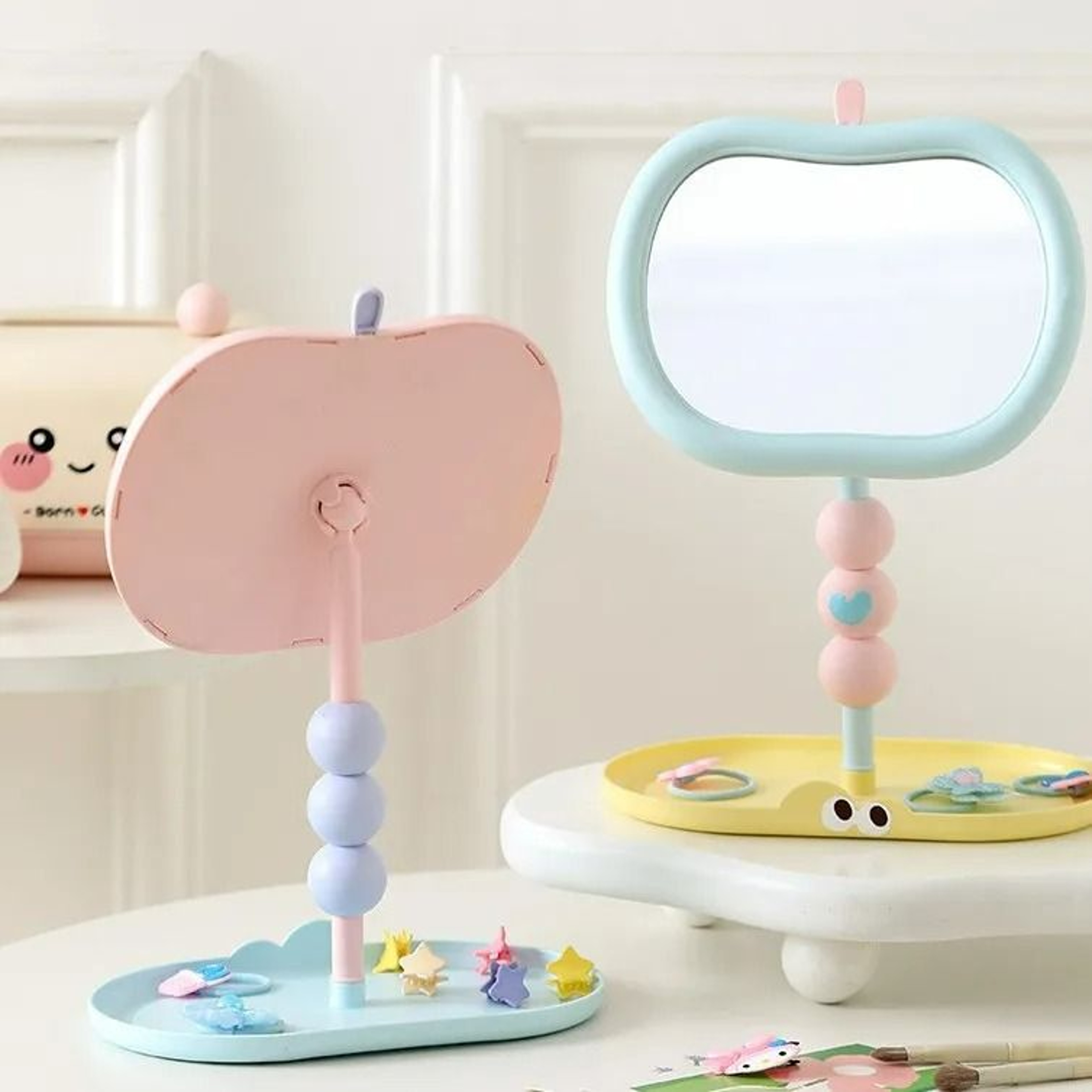 Desktop Rotating AppleShaped Vanity Makeup Mirror 0