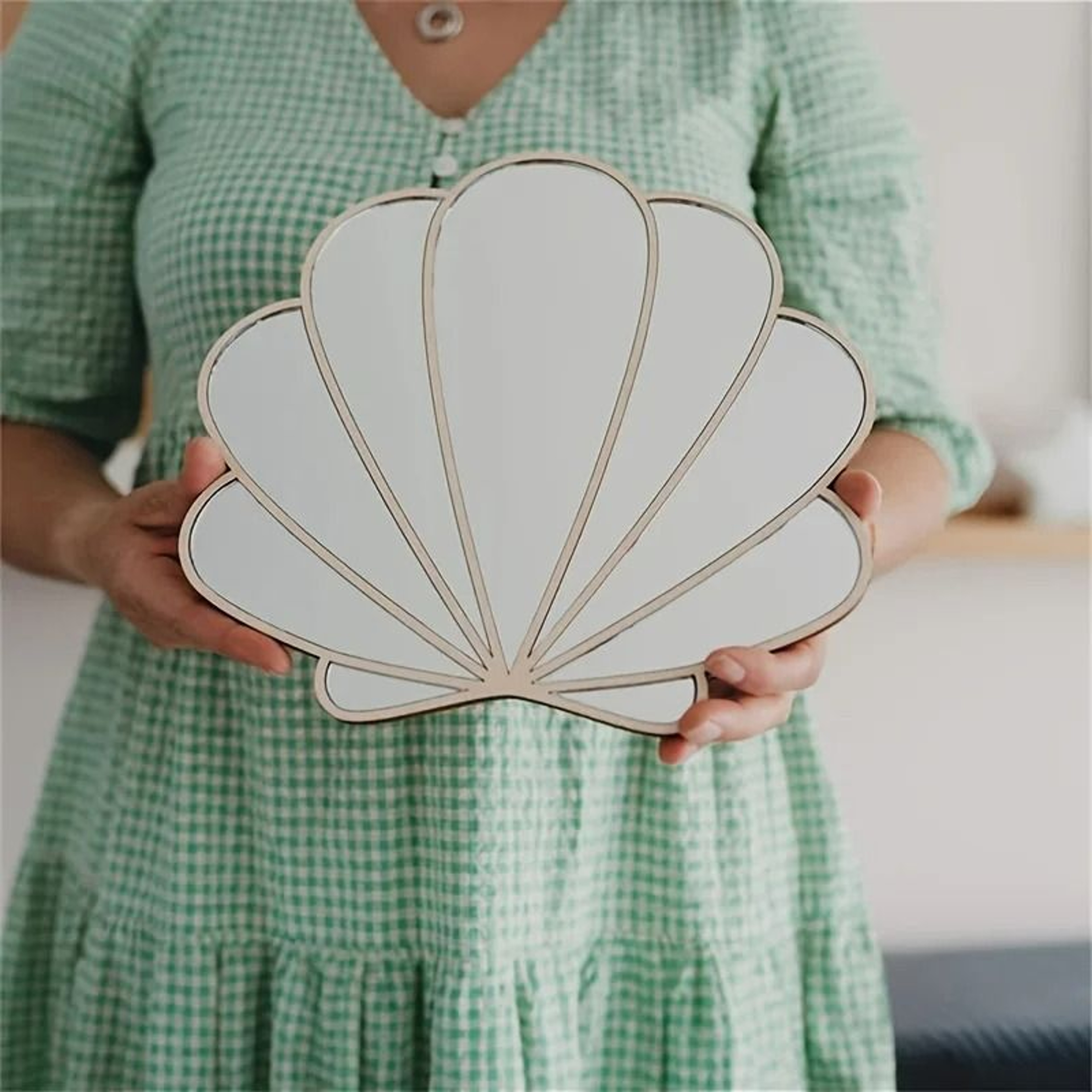 Nordic Wooden BeachTheme Shell Decorative Wall Mirror 0