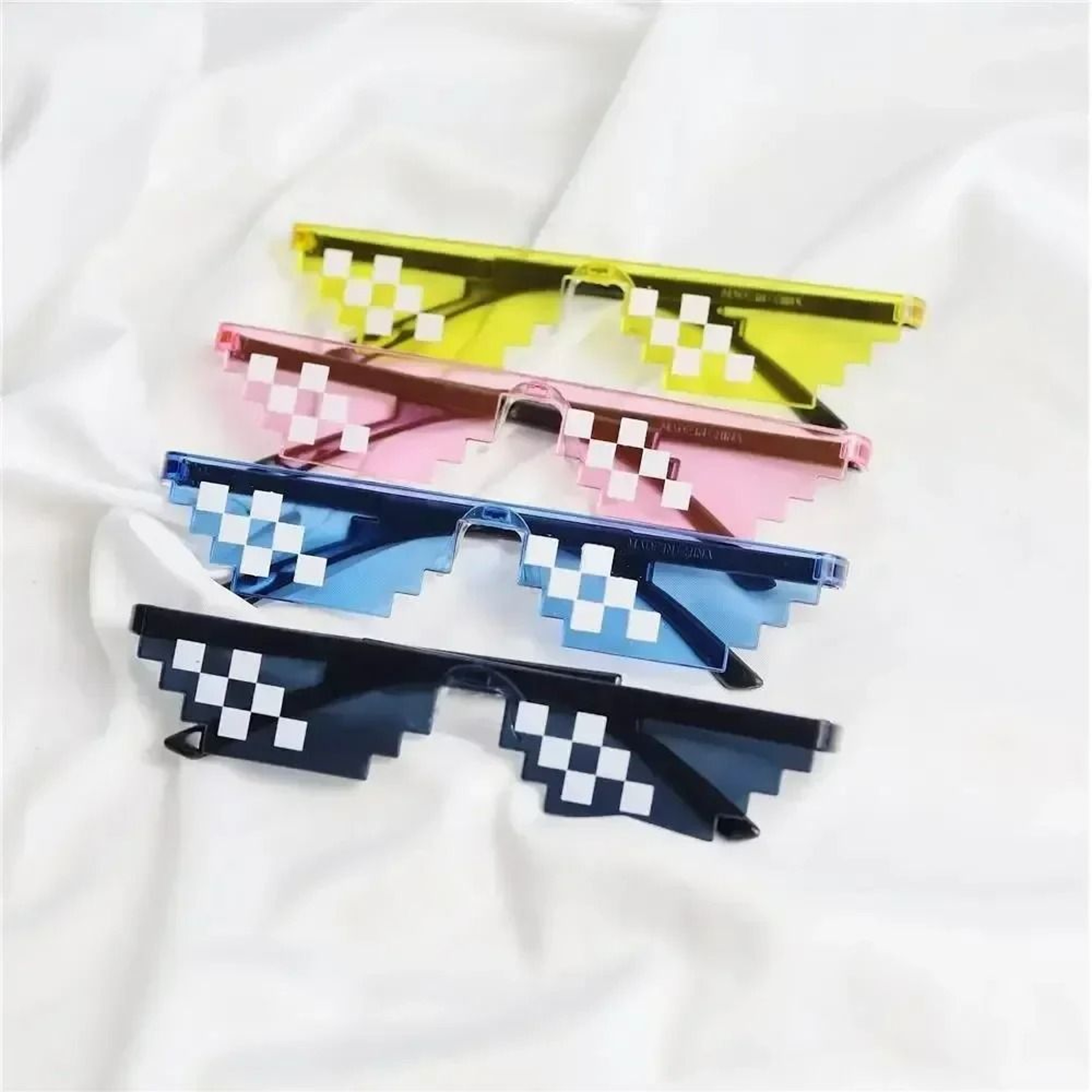 5Piece Pixel Mosaic Party Sunglasses Set 3