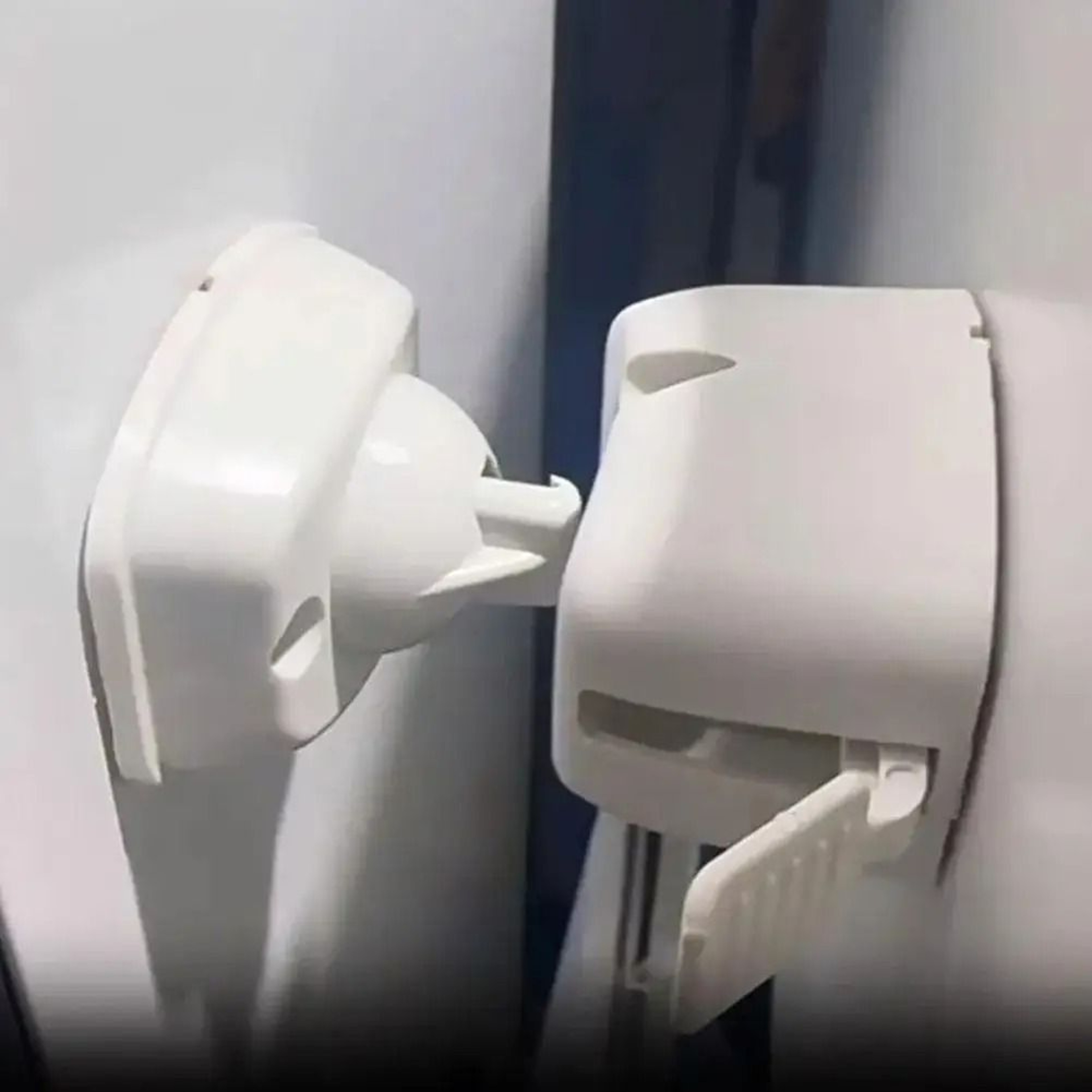Universal RV Baggage Door Catch  Compartment Latch Holder 3