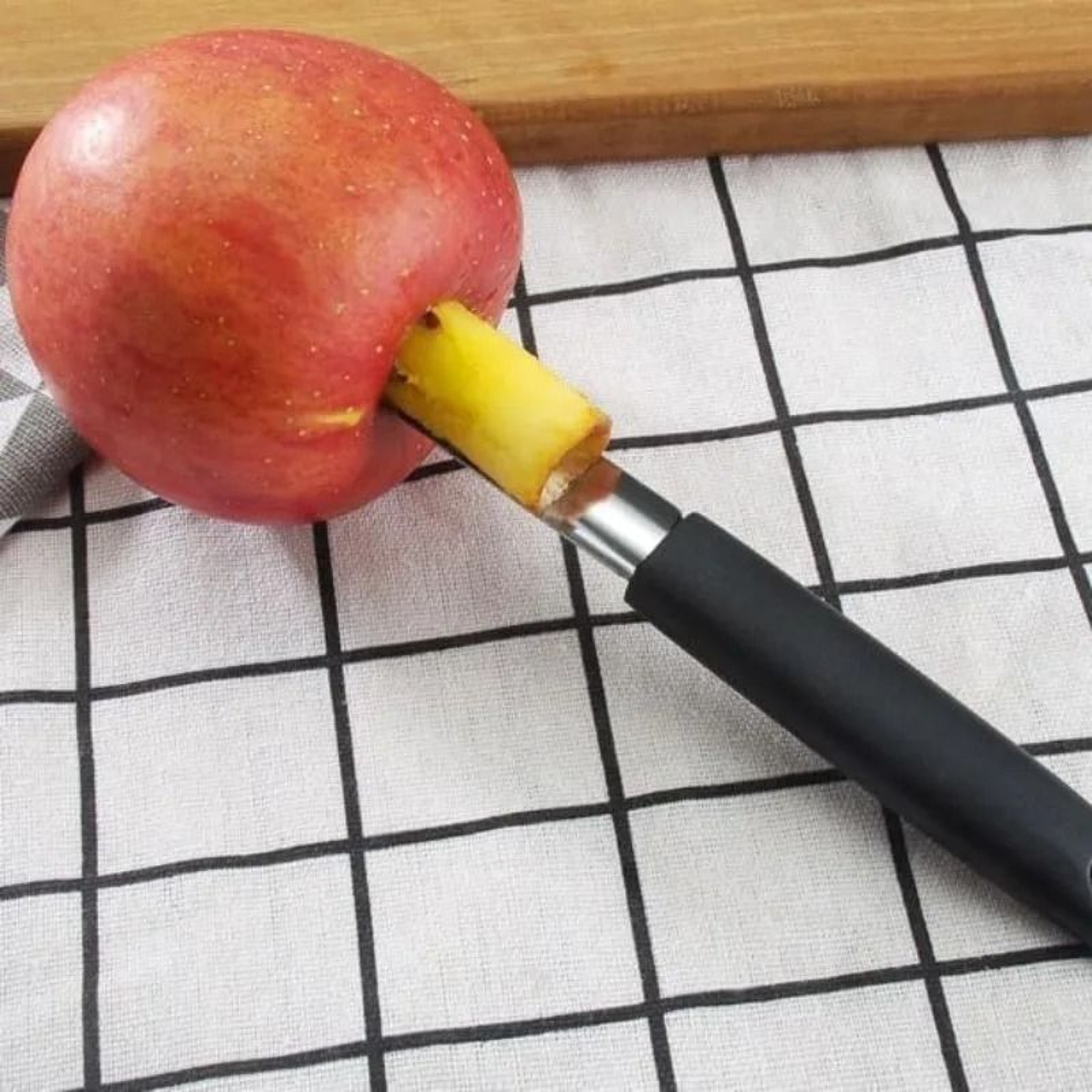 Matte Black Stainless Steel Apple Core Remover 1