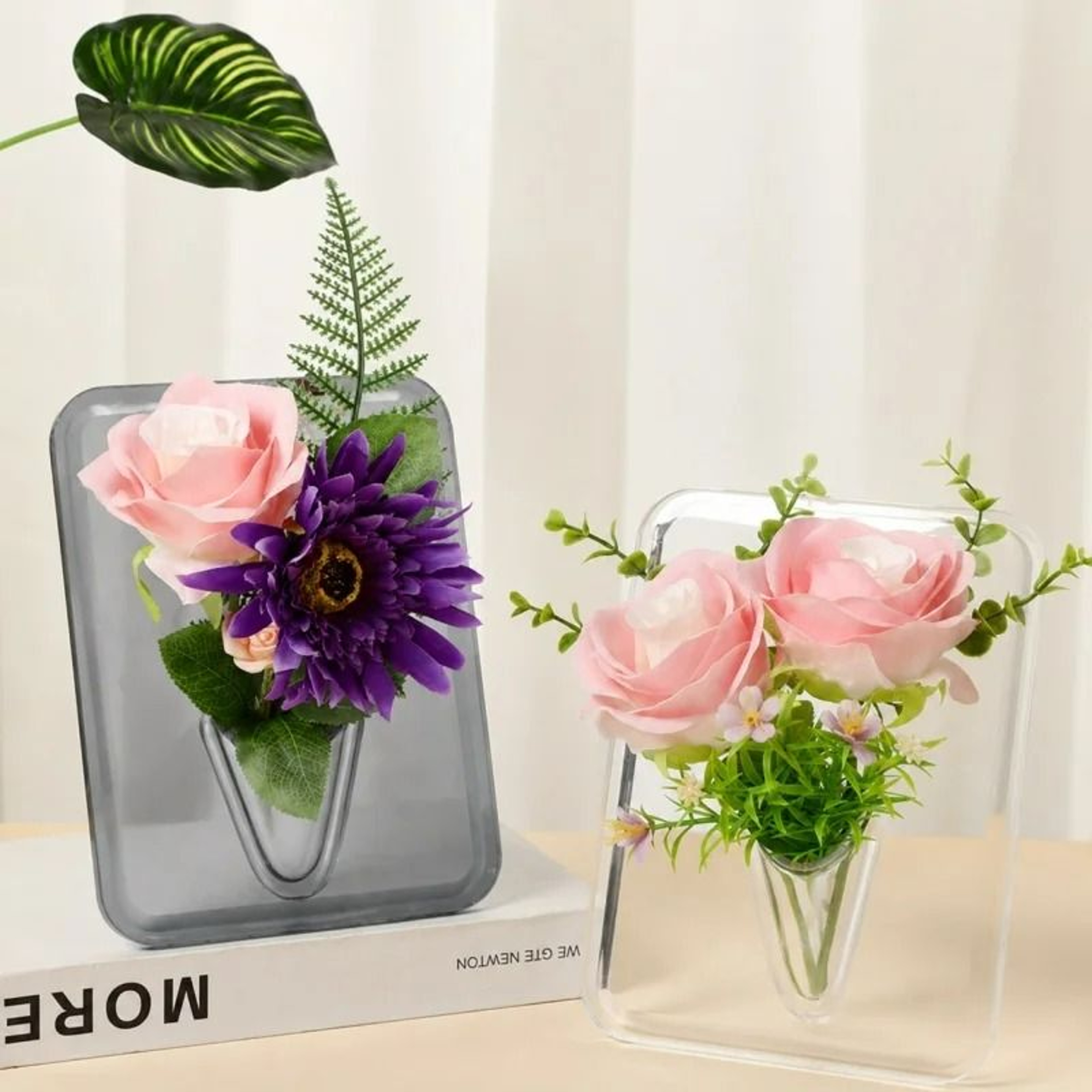 Modern Frame Acrylic Flower Vase 0