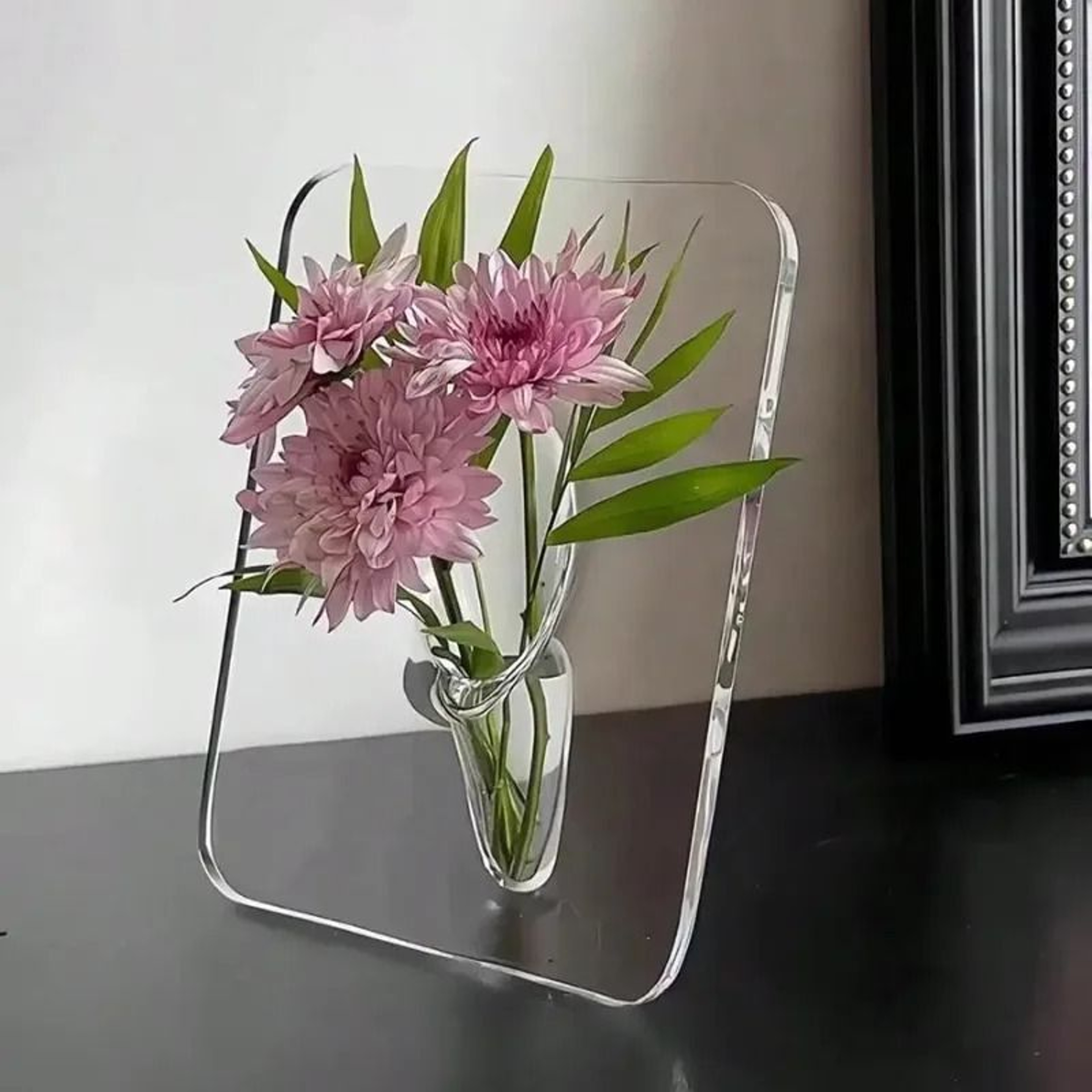 Modern Frame Acrylic Flower Vase 1