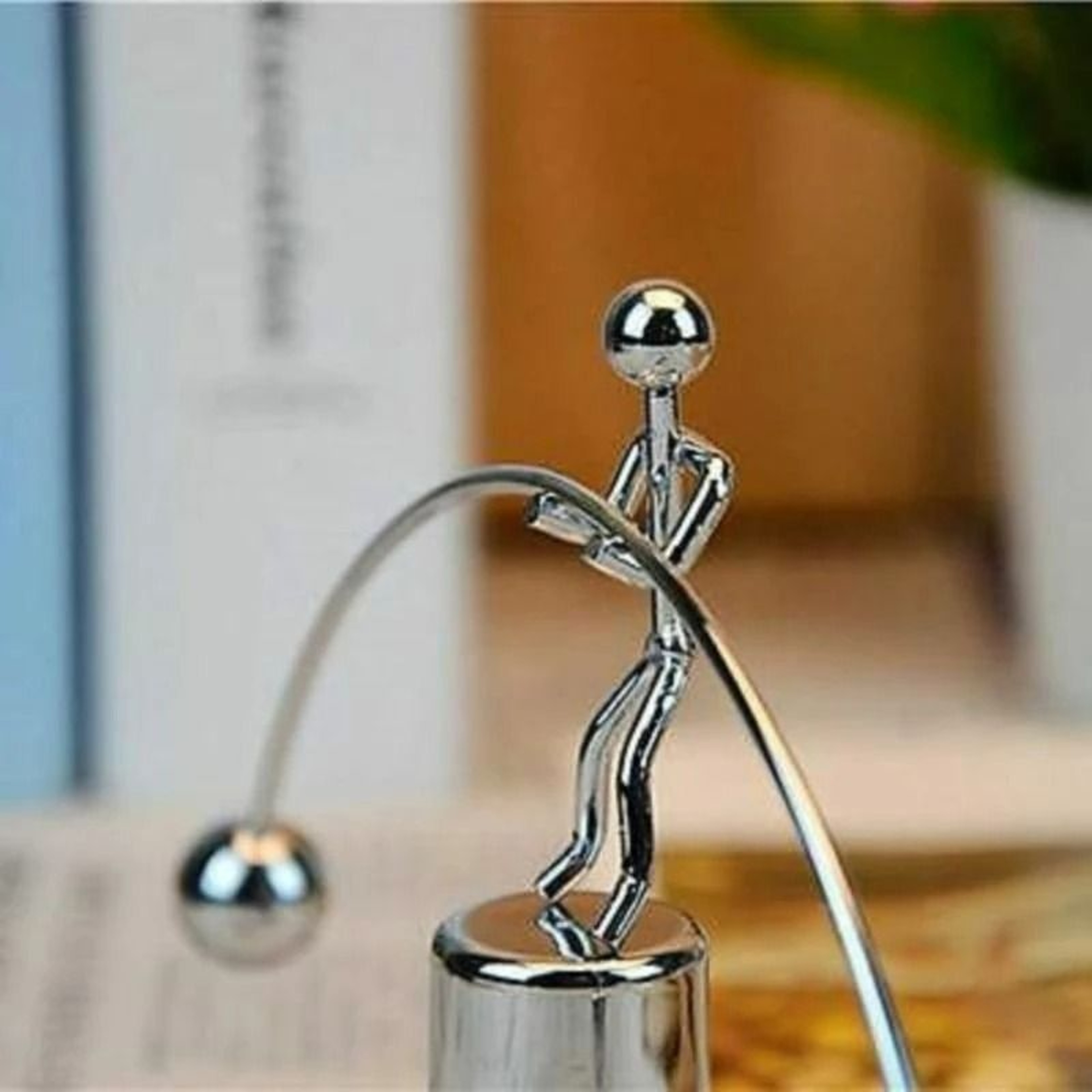 Creative Newtons Cradle Balance Pendulum  Physics Desk Toy 1