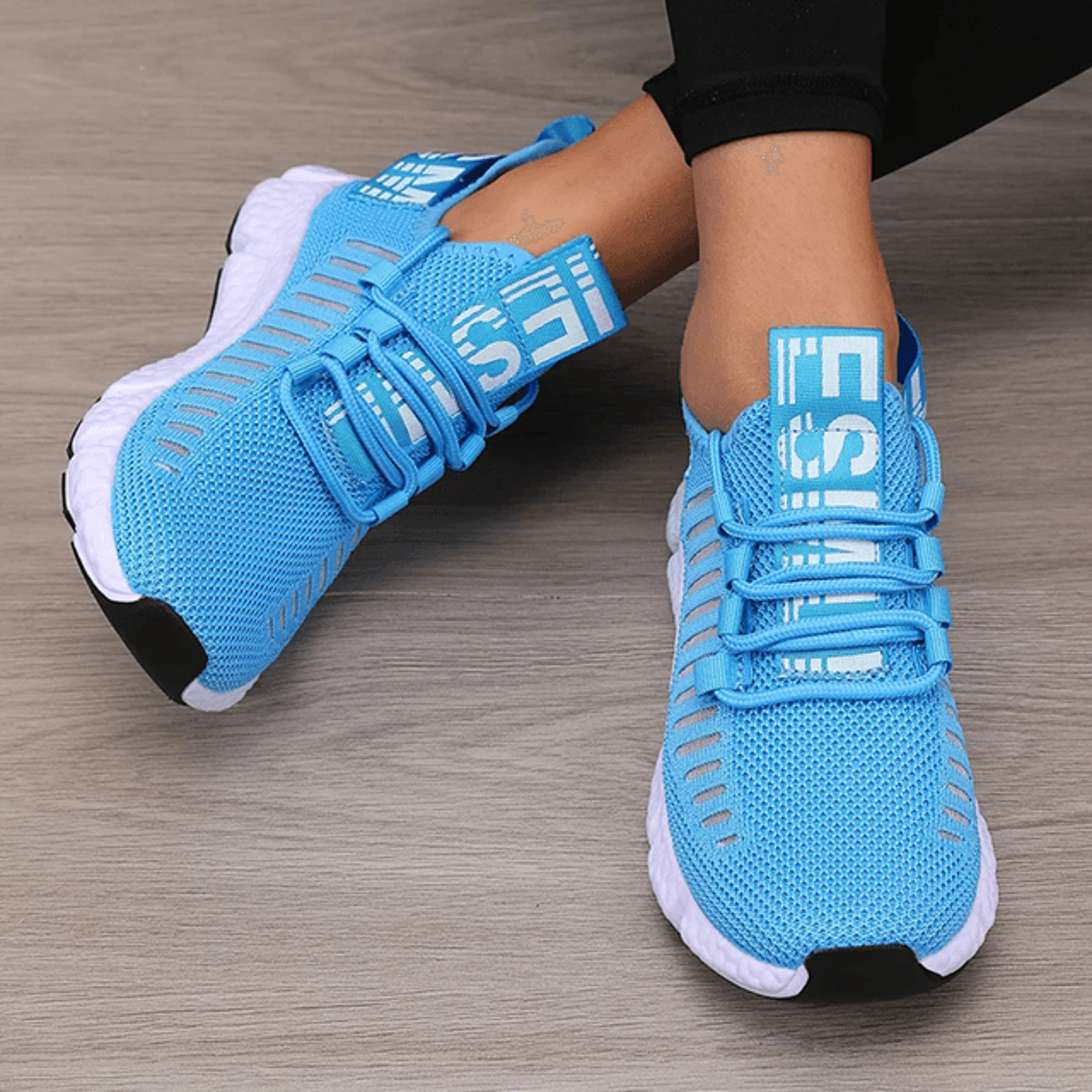 Ultra Light Breathable Mesh Casual Sneakers 0