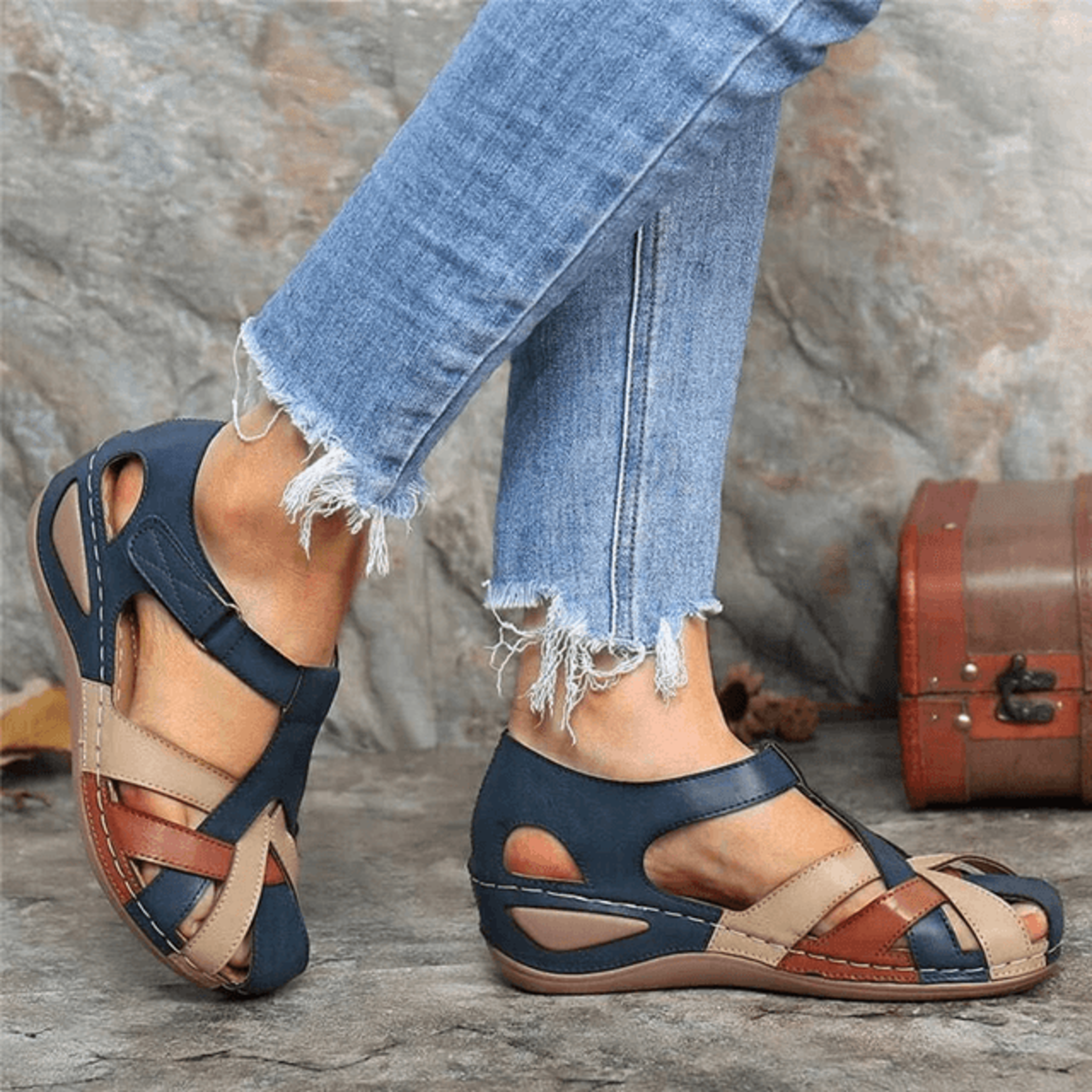 Womens Lightweight Slip On Summer Sandals Breathable Minimalist Flat Beach Shoes 2