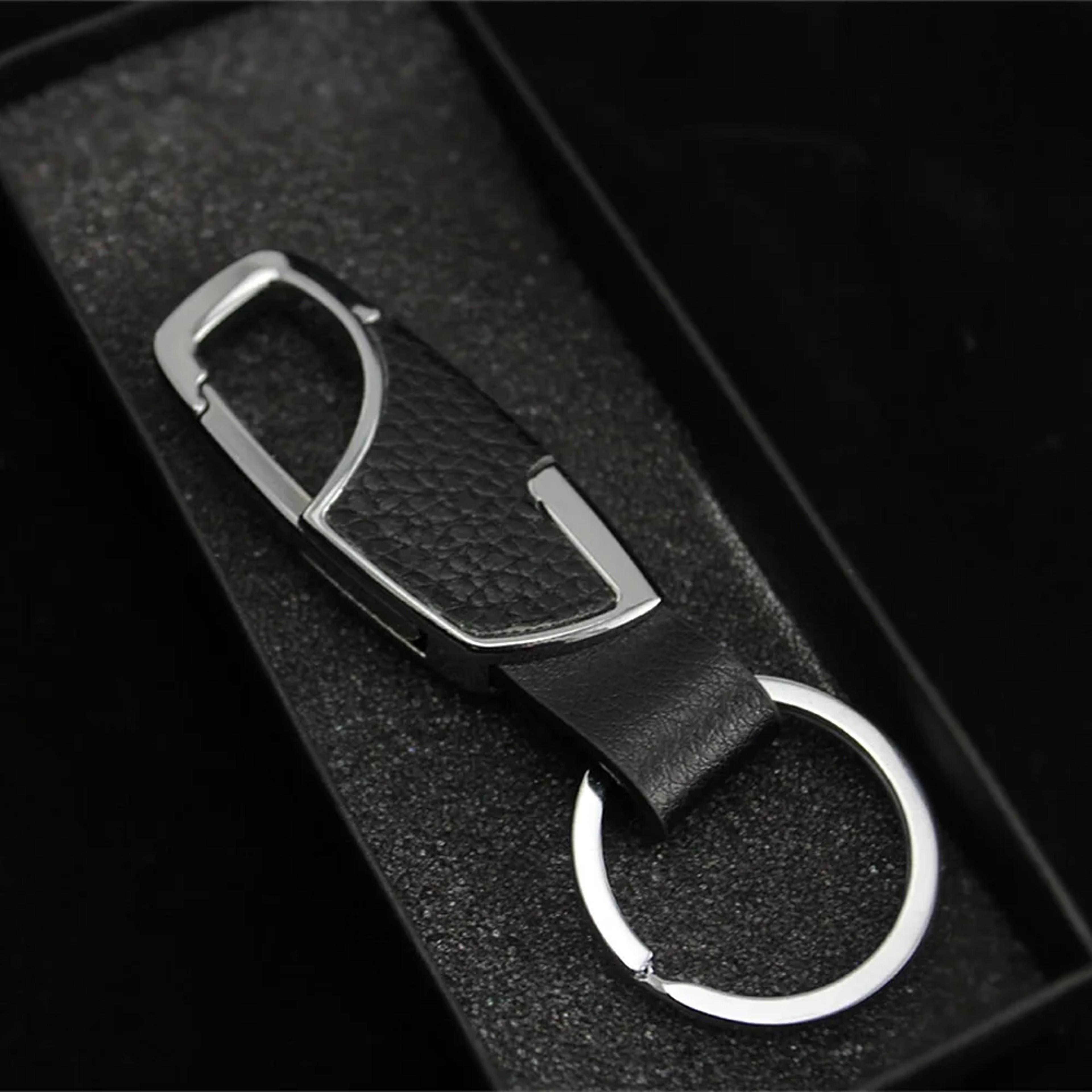 Trendy Leather & Metal Keychain, Fashionable Key Ring for Men & Women, Creative Car Keychain – view 8
