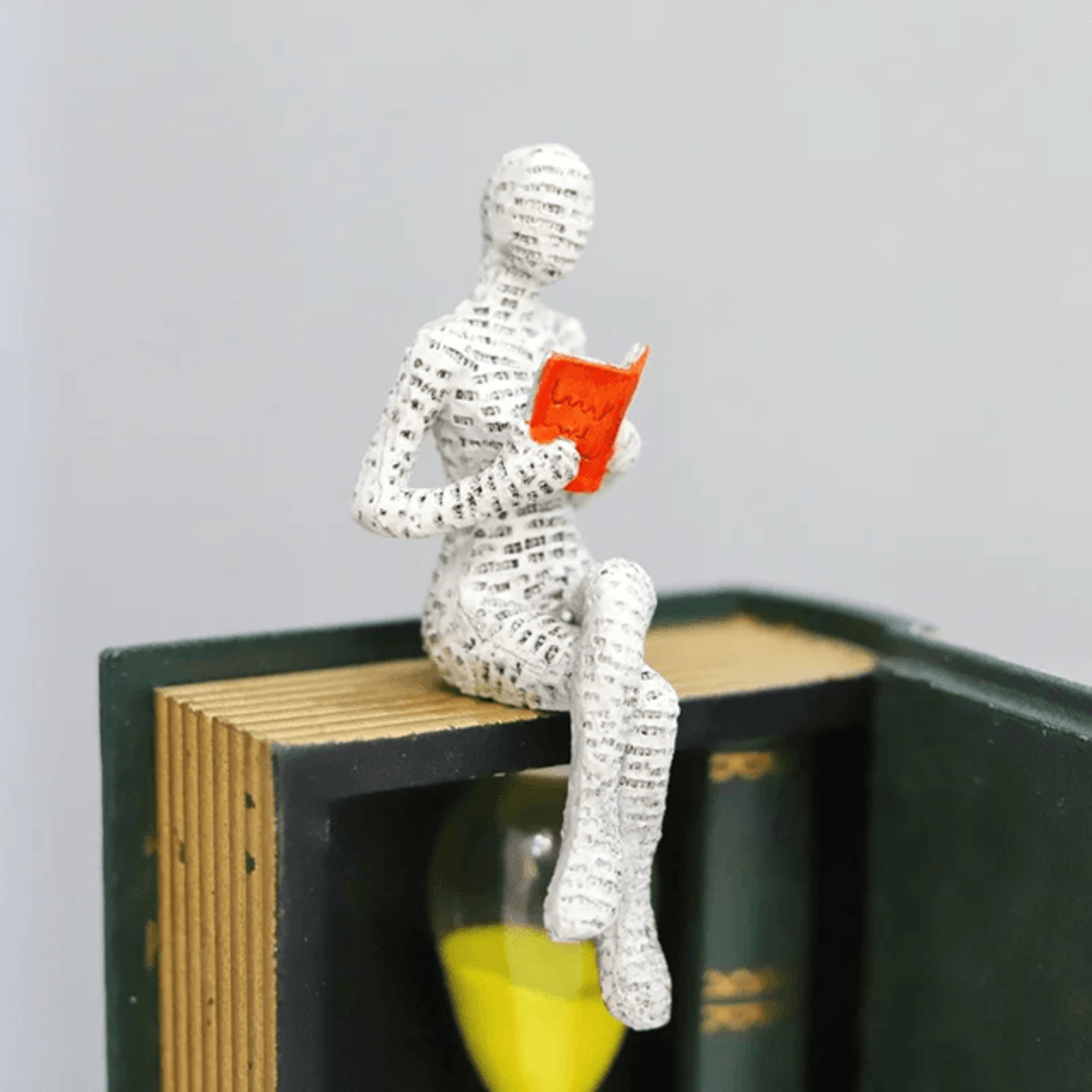Reading Woman Thinker Statue 1