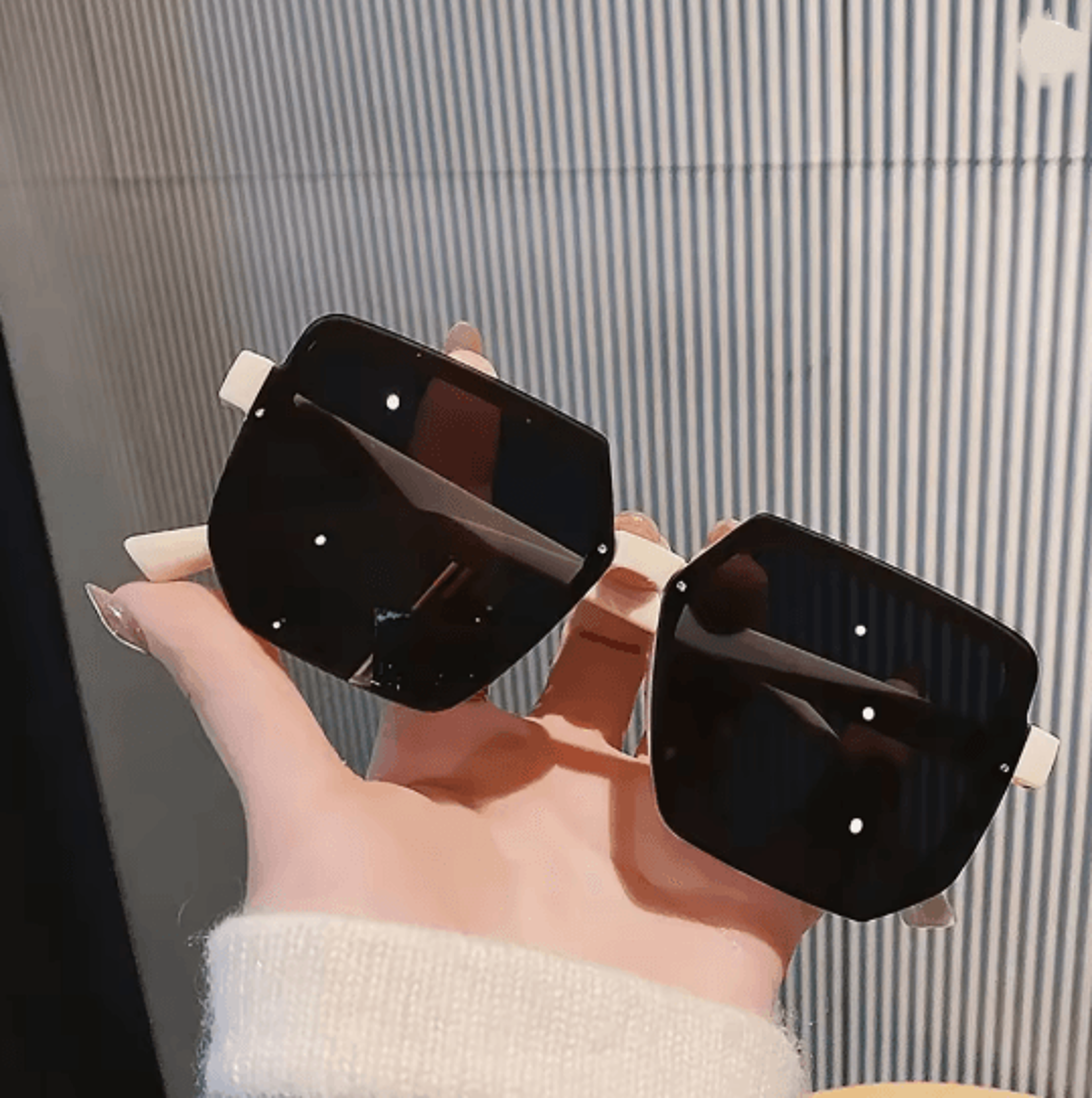 UrbanVista Oversized Square Vintage Sunglasses Unisex 5