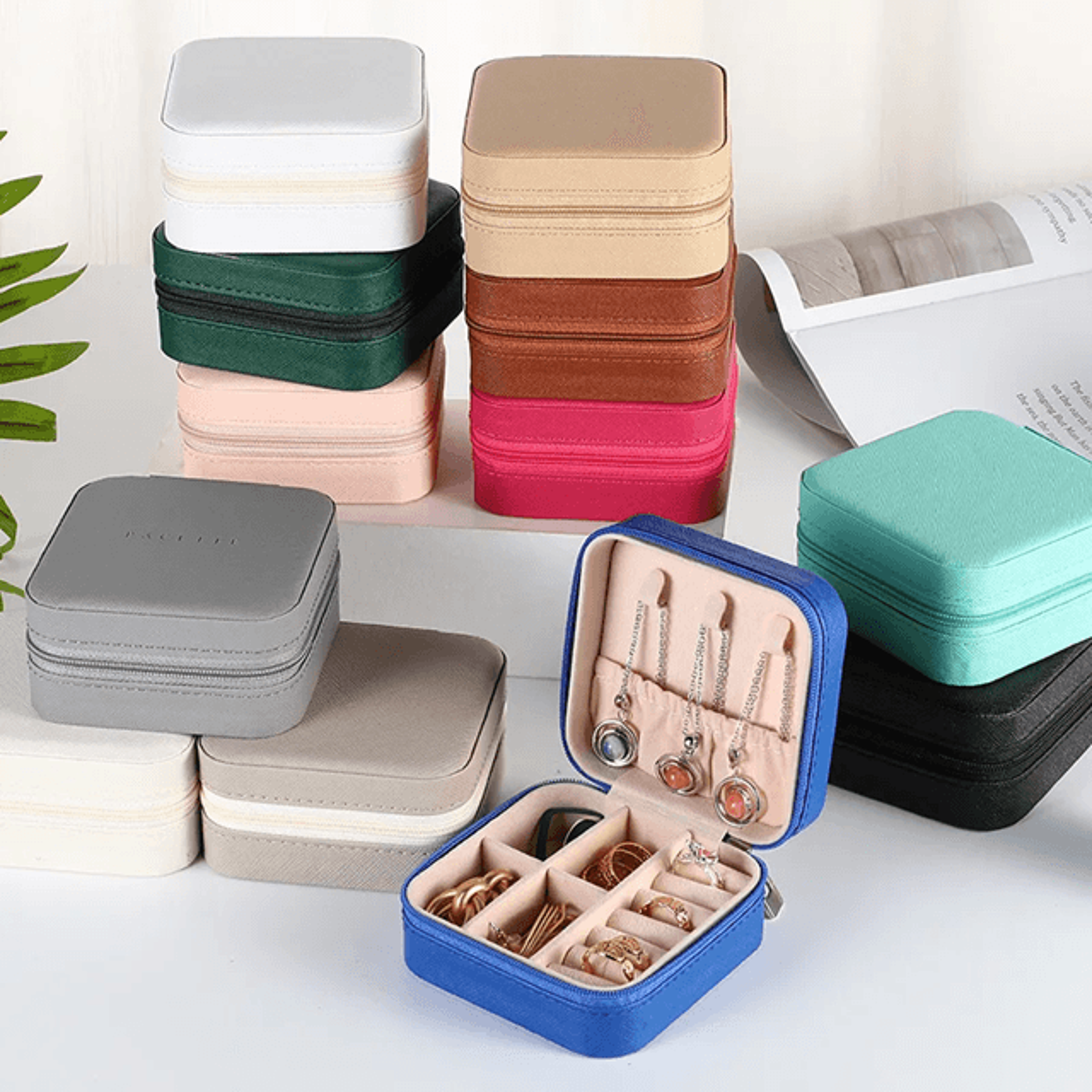Mini Travel Jewelry Storage Box For Earrings Rings And Necklaces 0