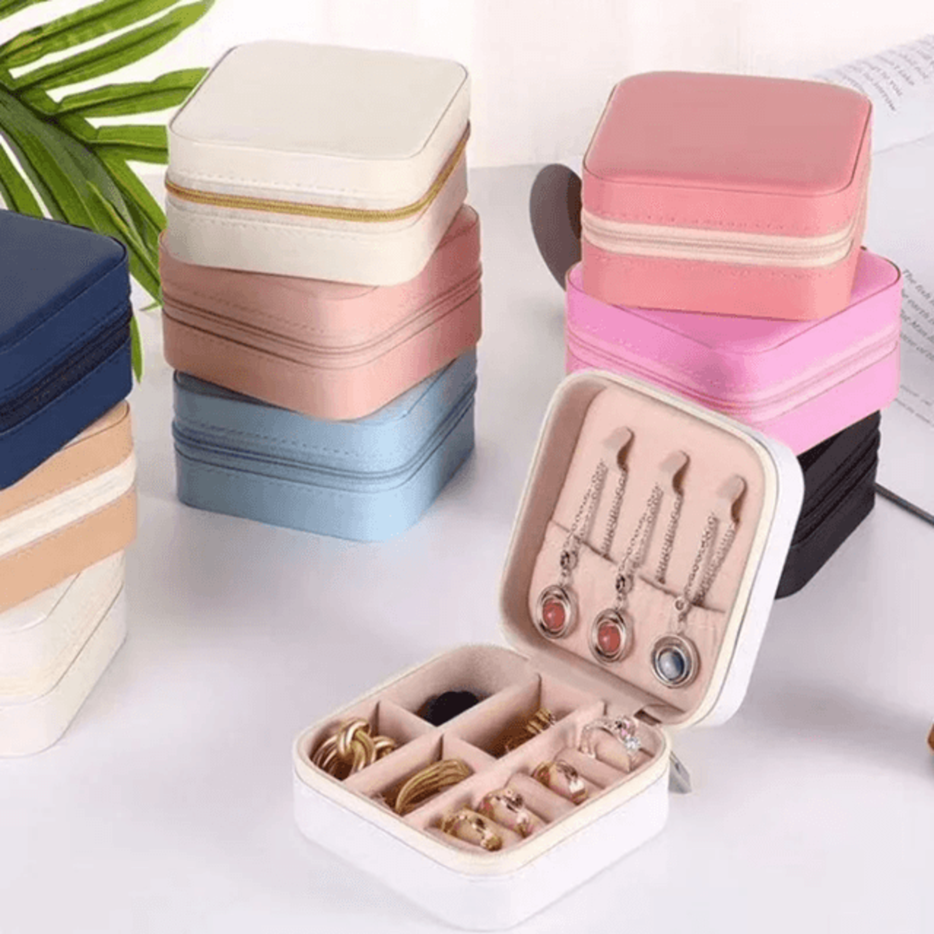 Mini Travel Jewelry Storage Box For Earrings Rings And Necklaces 1