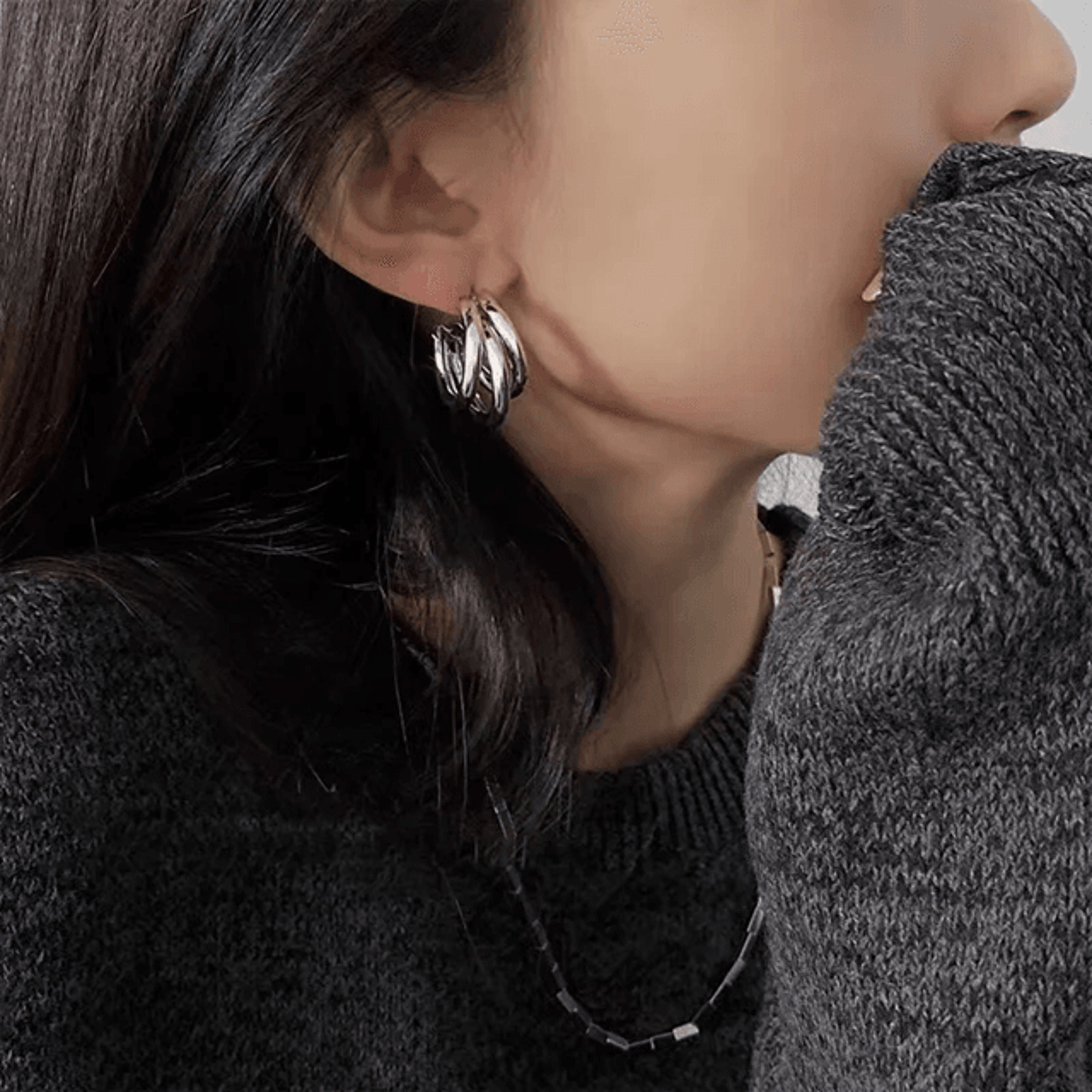 Golden Curve Vintage Hoop Earrings 0