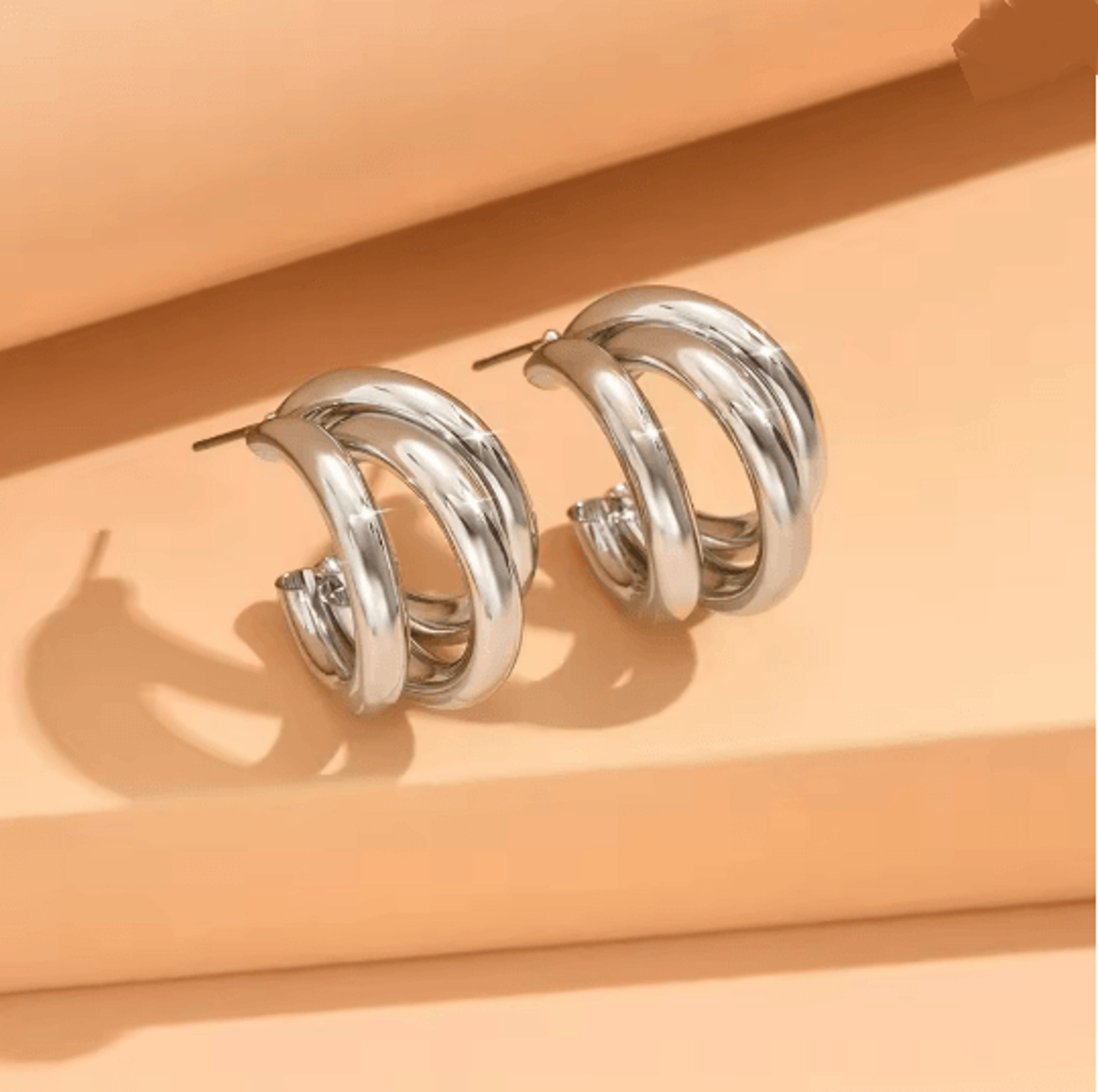 Golden Curve Vintage Hoop Earrings 2