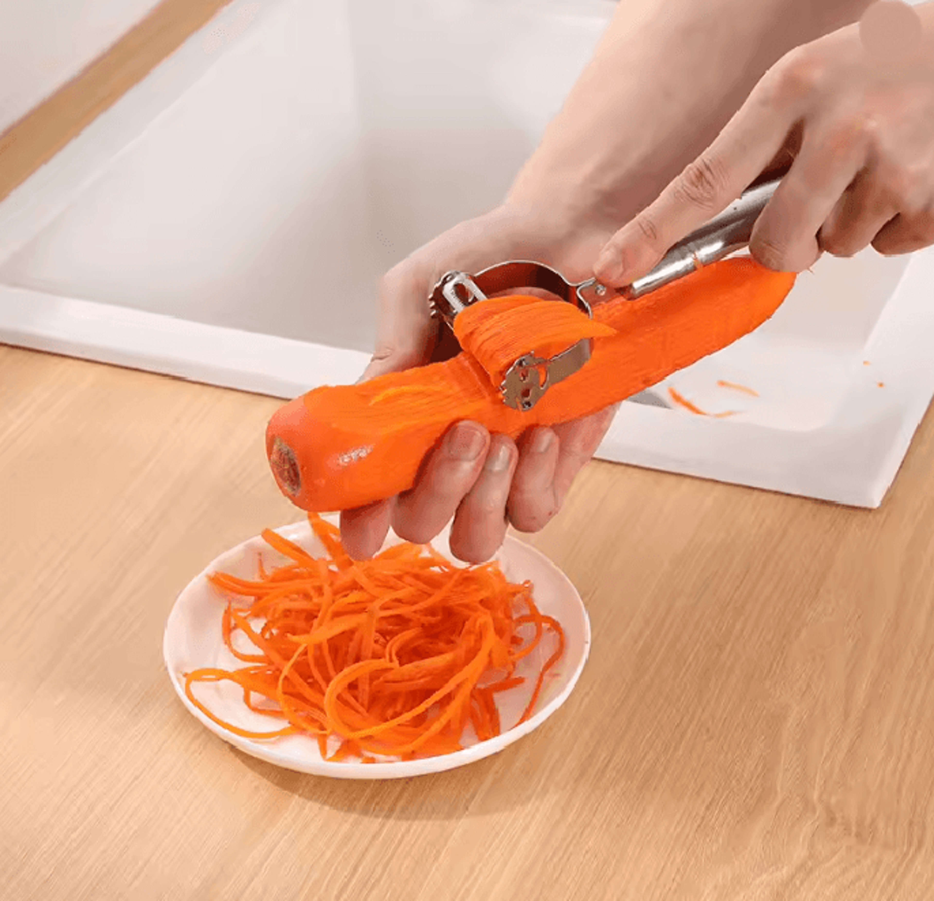 Stainless Steel Julienne Vegetable Peeler 2