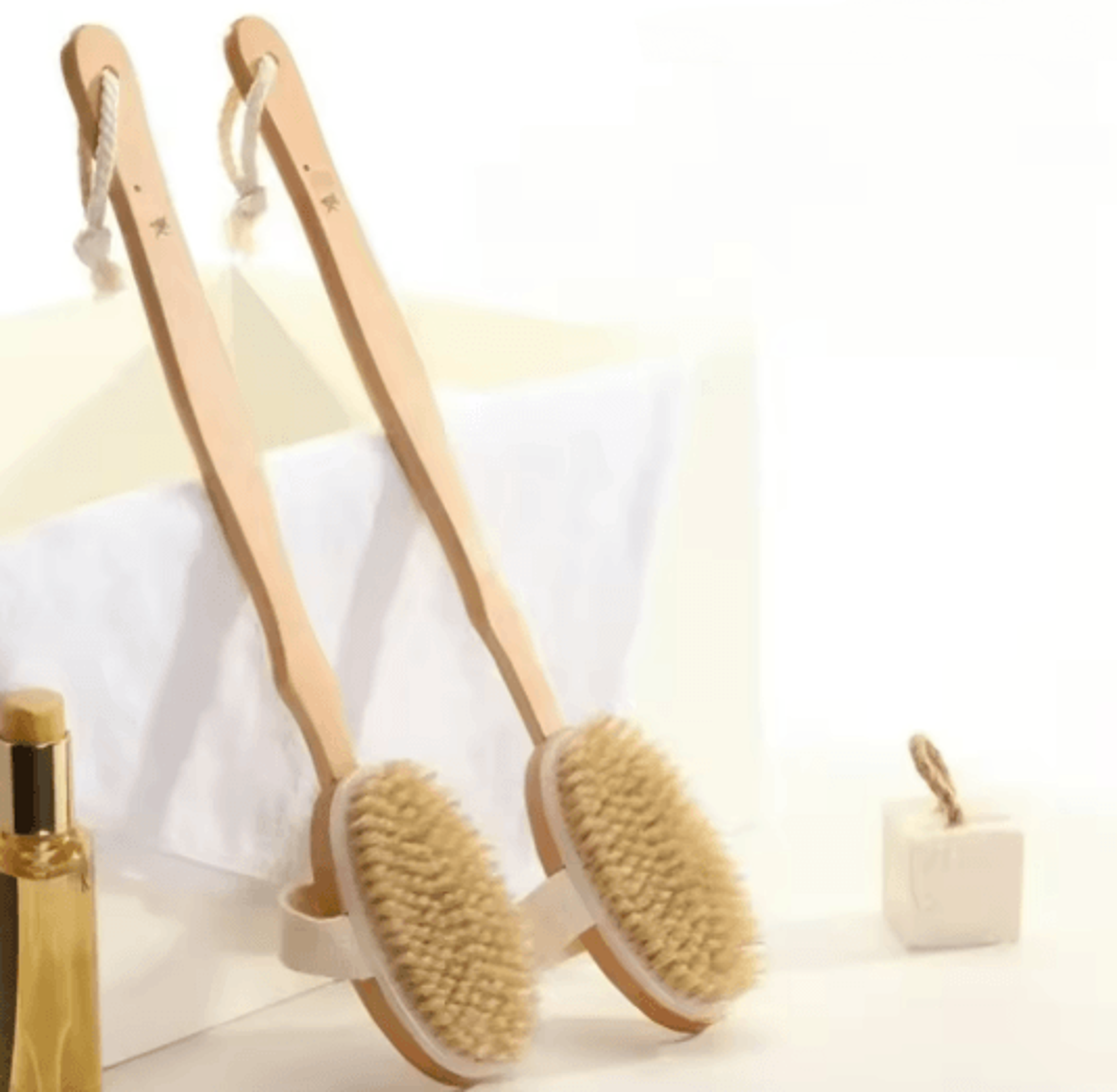 Natural Bristle Back Scrubber With Wooden Handle For Deep Exfoliation 3