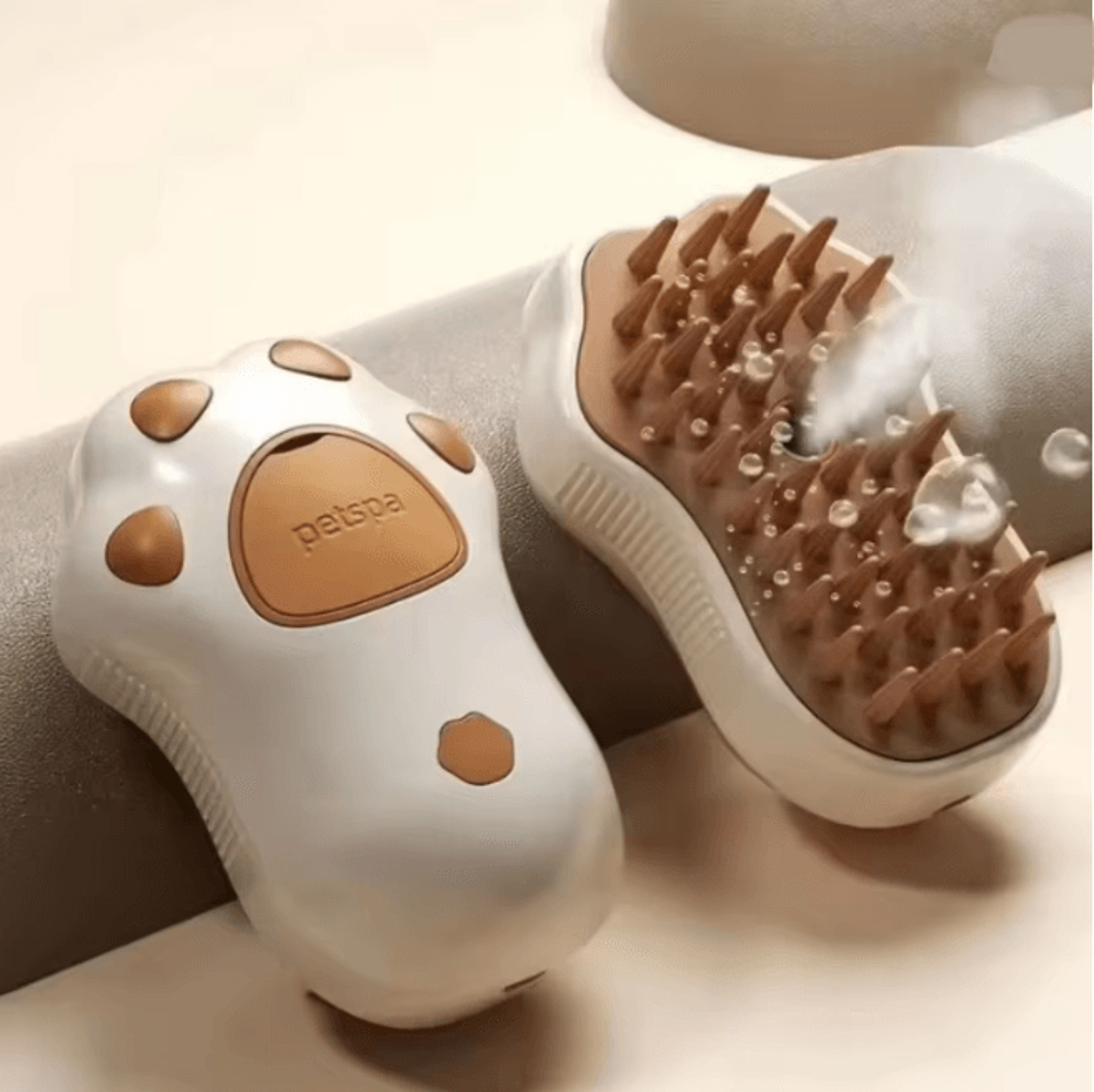 Silicone Pet Massage Spray Brush For Dogs And Cats Grooming 0