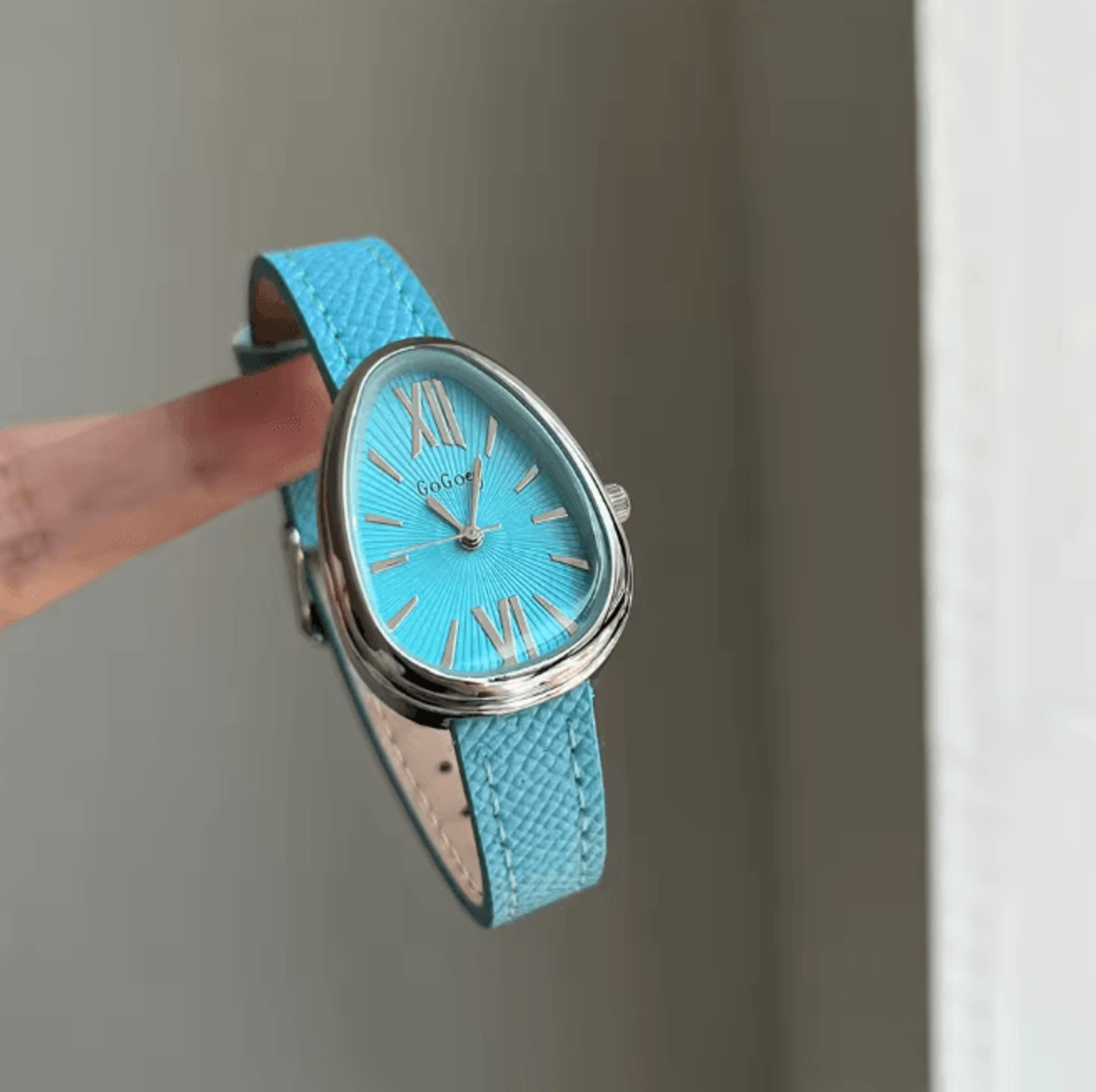Scarlet Serpent Luxury Women Red Leather Strap Quartz Watch 3