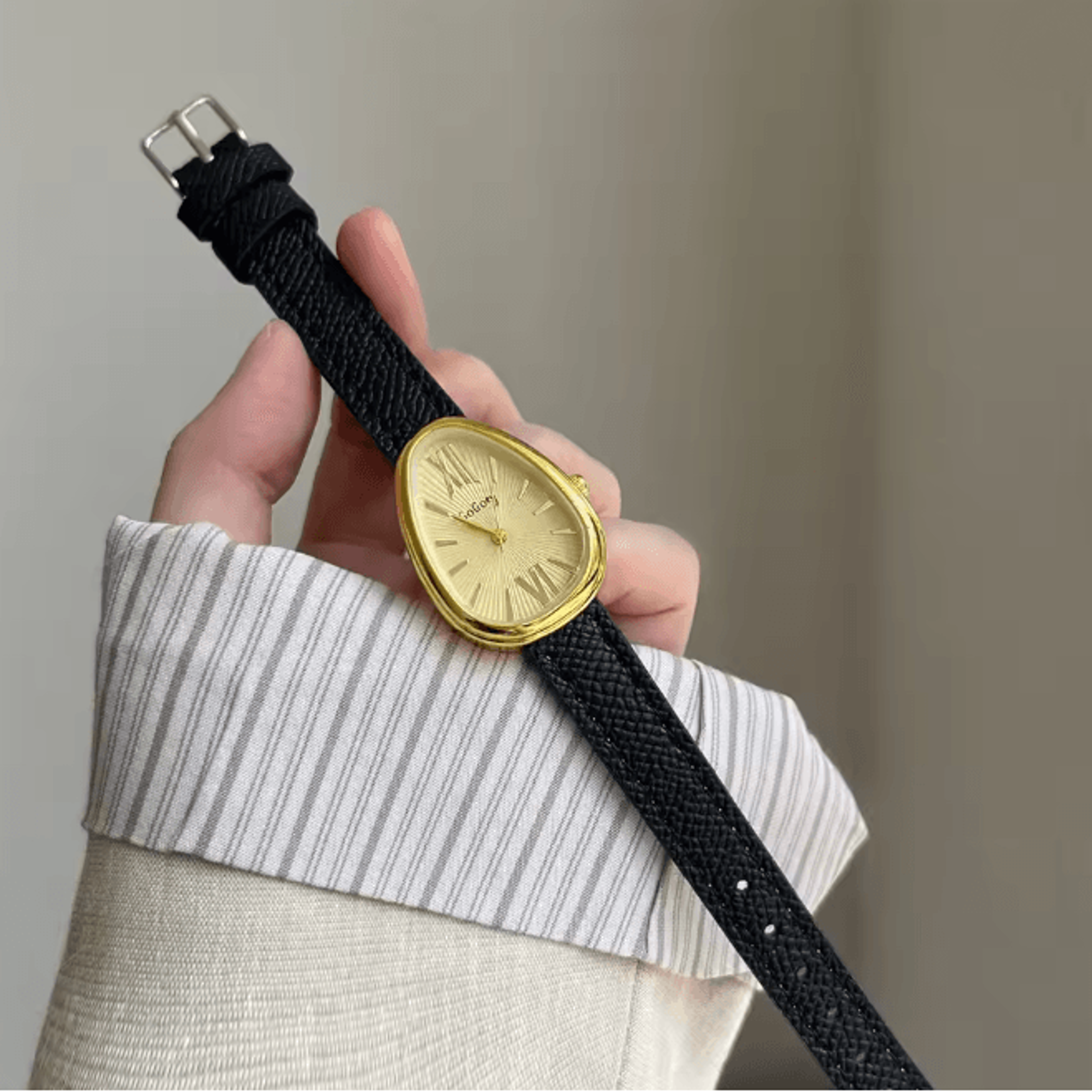 Scarlet Serpent Luxury Women Red Leather Strap Quartz Watch 5