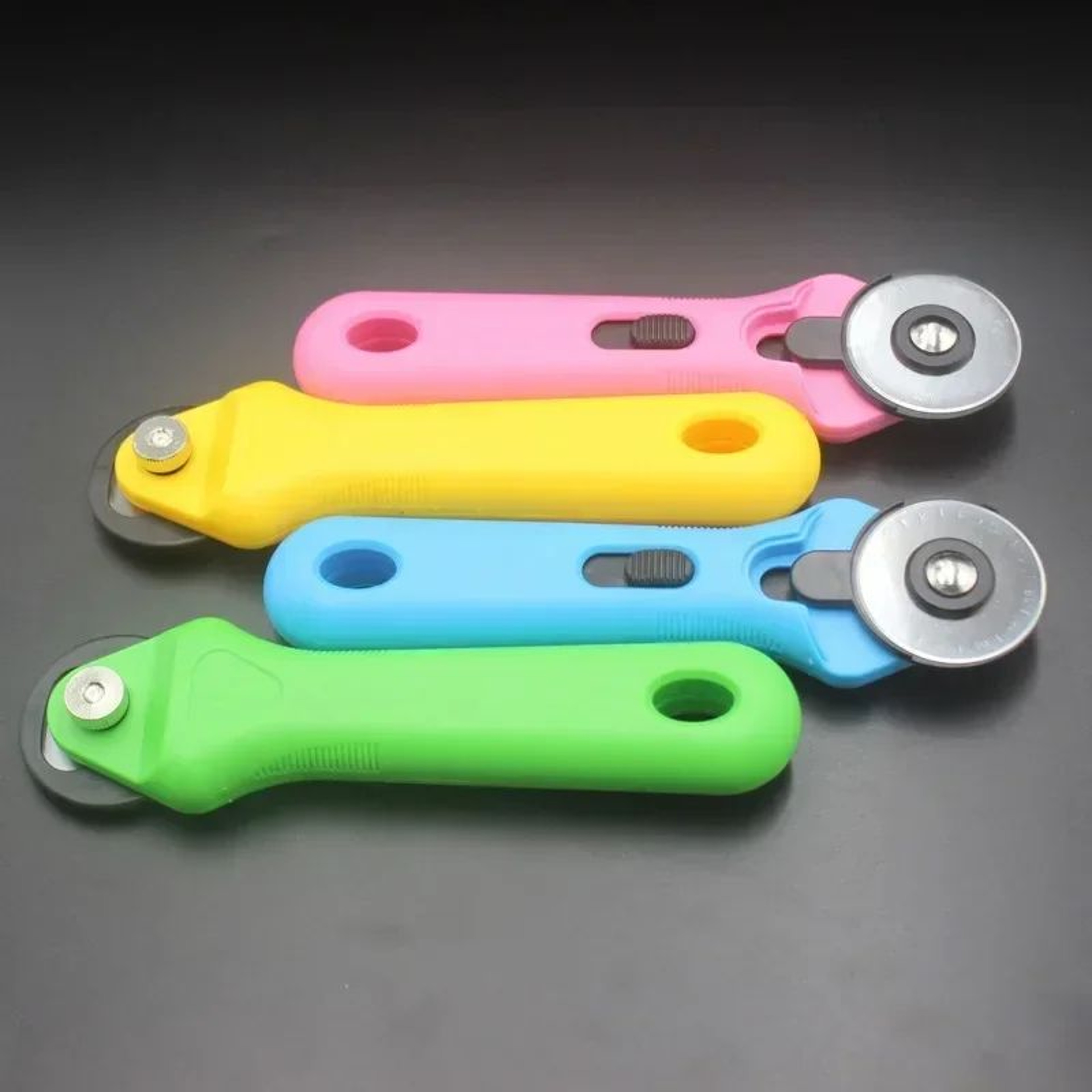 45mm Rotary Fabric Cutter Precision Quilting And Leather Cutting Tool 0