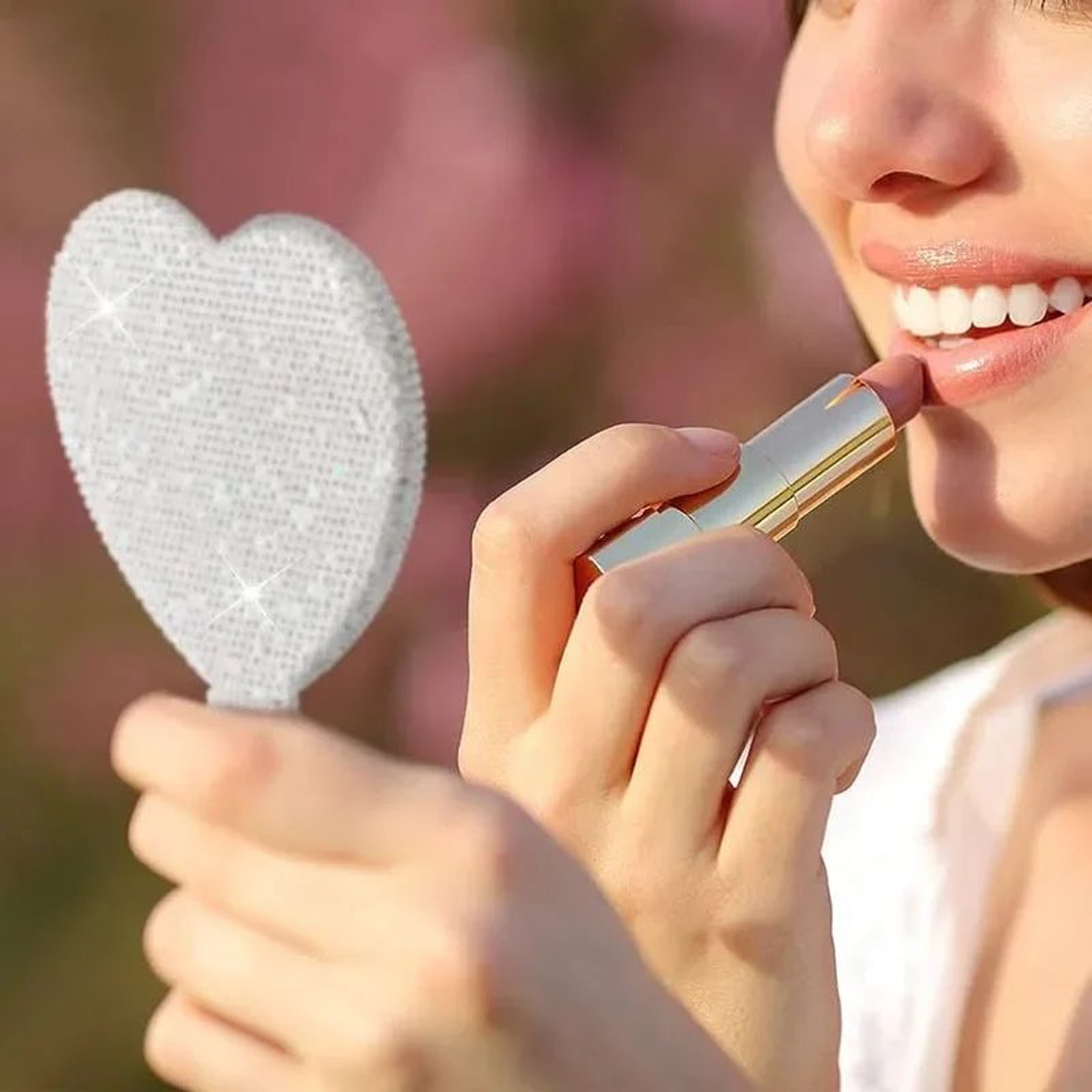 Diamond Handle Handheld Makeup Mirror Luxury Beauty Vanity Mirror For Salon And Travel 1