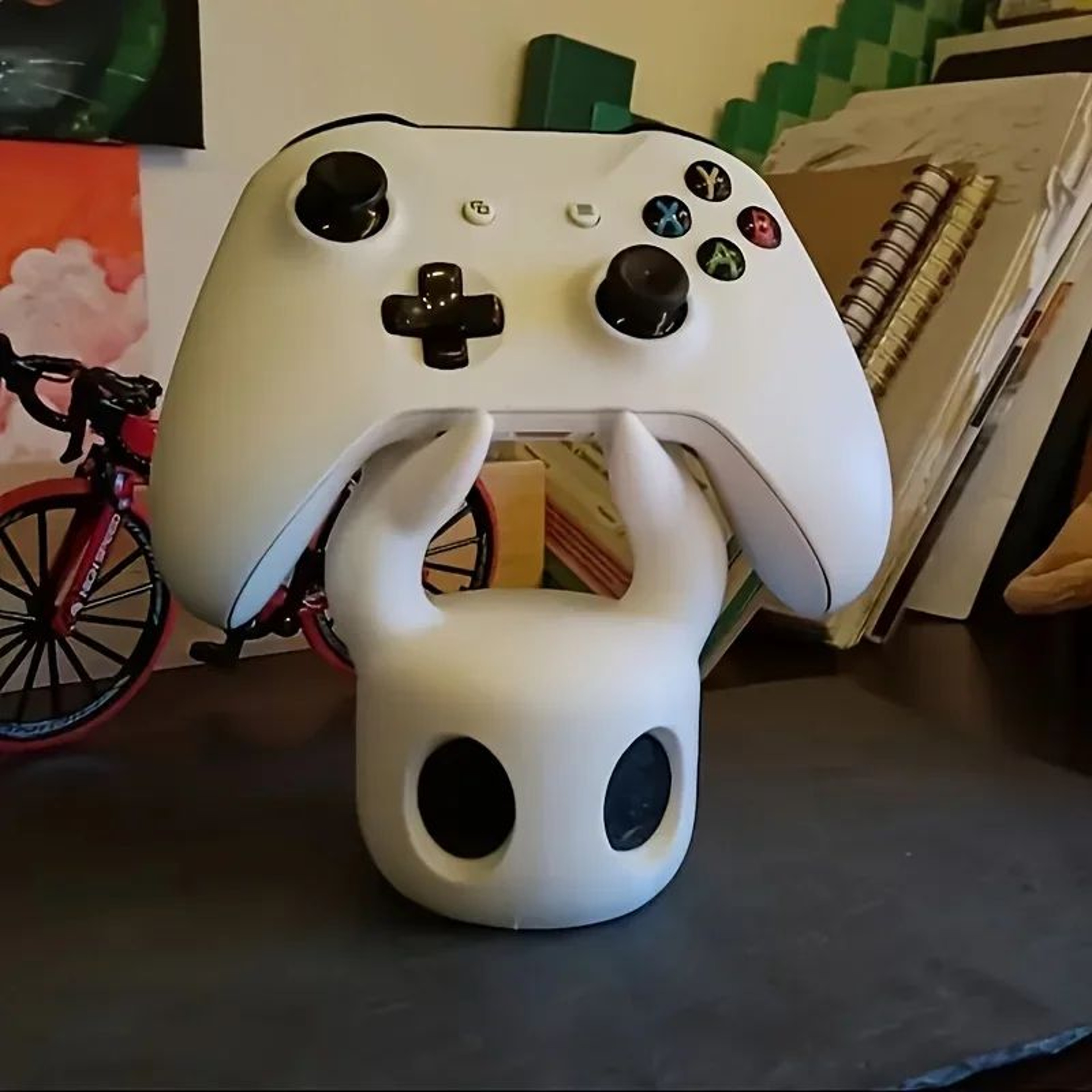 Universal Game Controller Stand Holder For PS5 PS4 And Switch 2