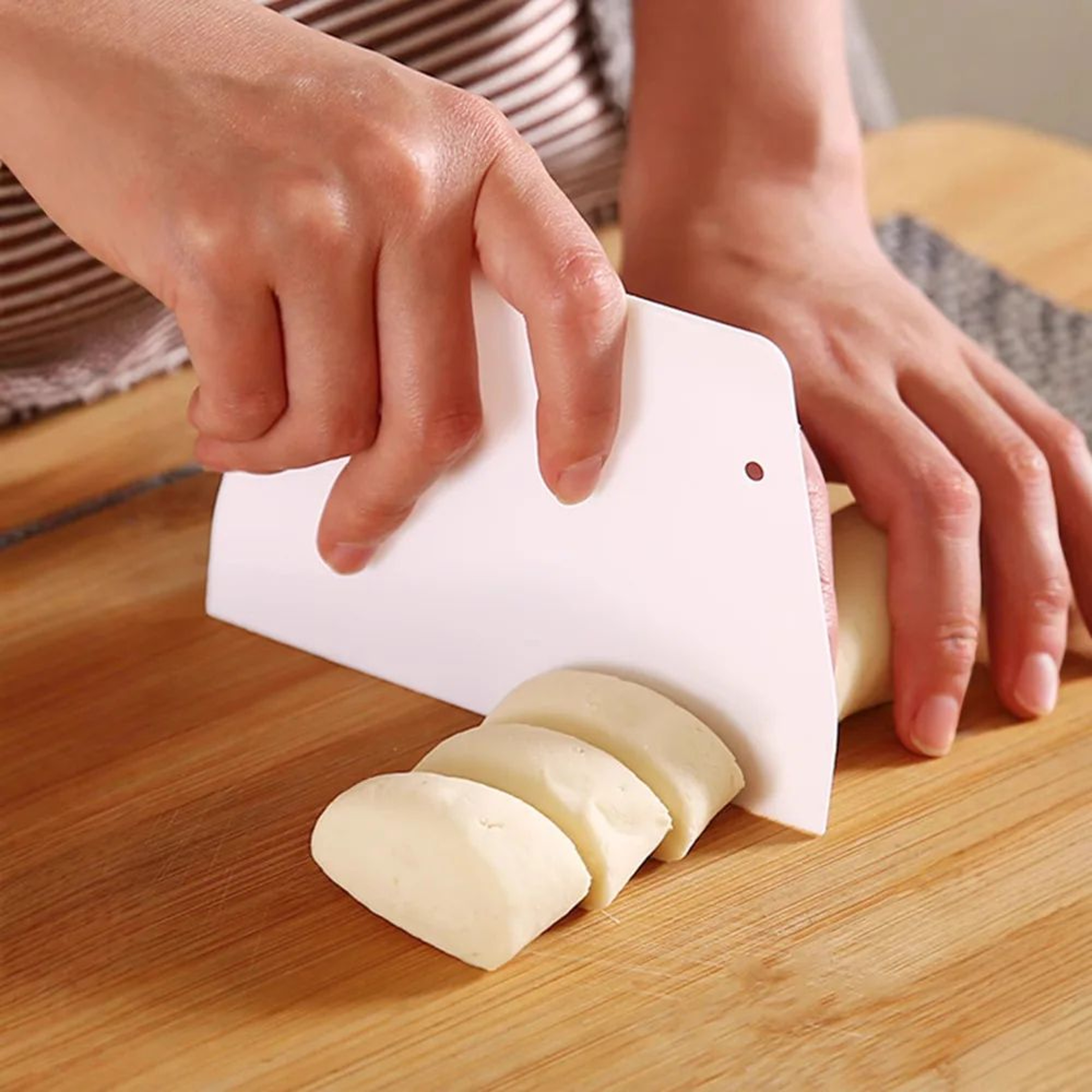 Multipurpose Dough Scraper Cutter For Baking And Pastry Prep 0