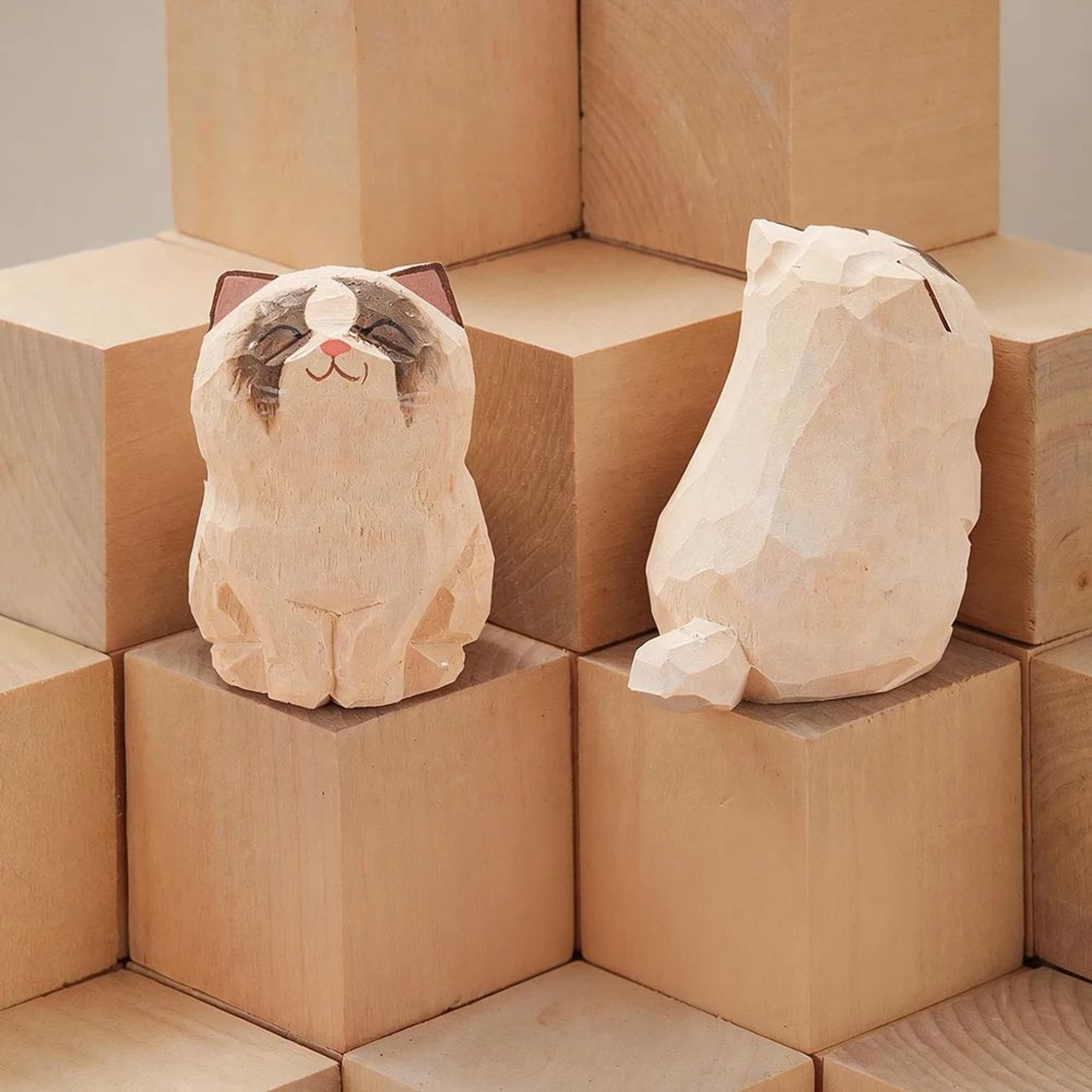 Hand Carved Wooden Cat Figurine Cute Kitten Desk Decor For Home And Car Styling 13