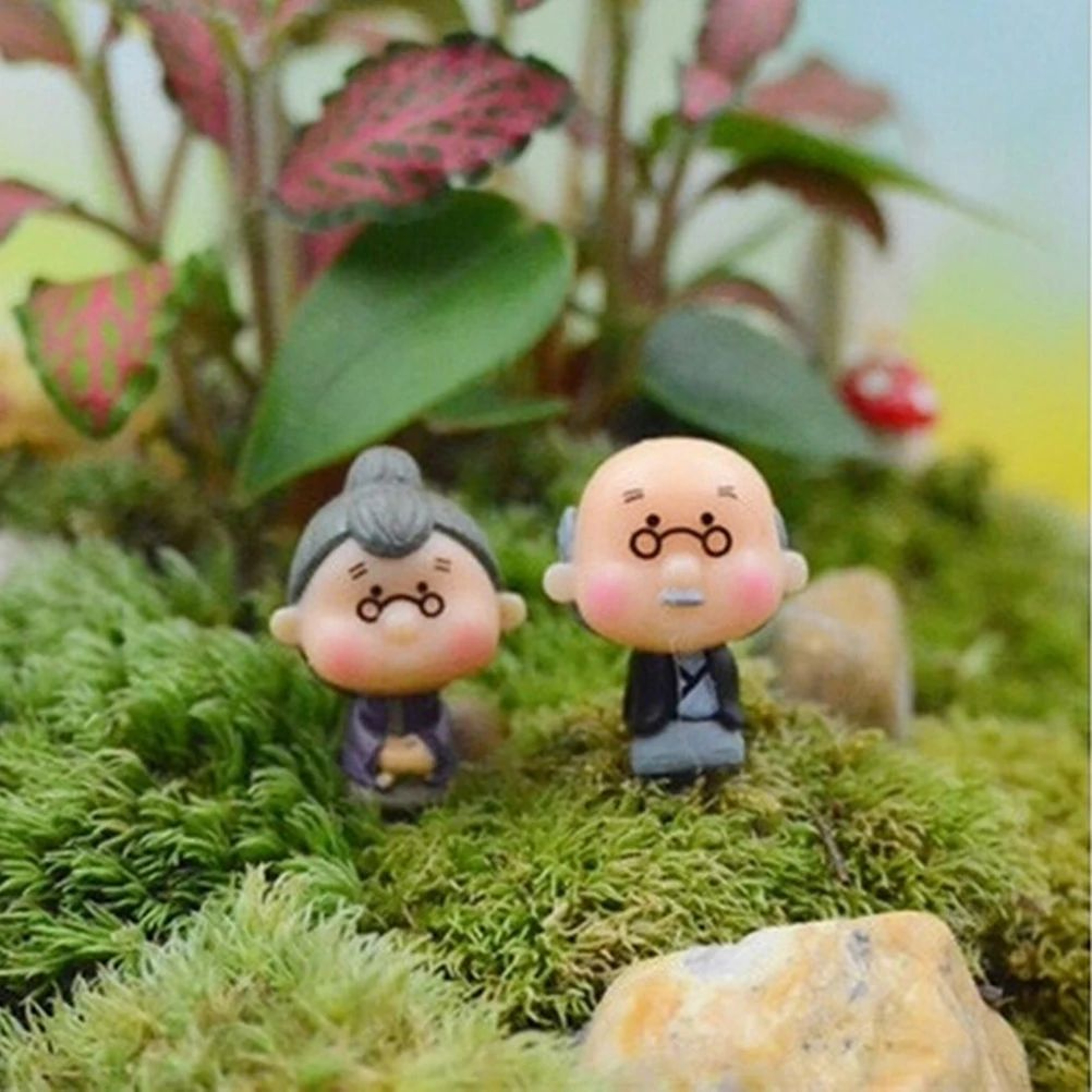Enchanted Mini Fairy Garden Couple Stool Decor Set 24