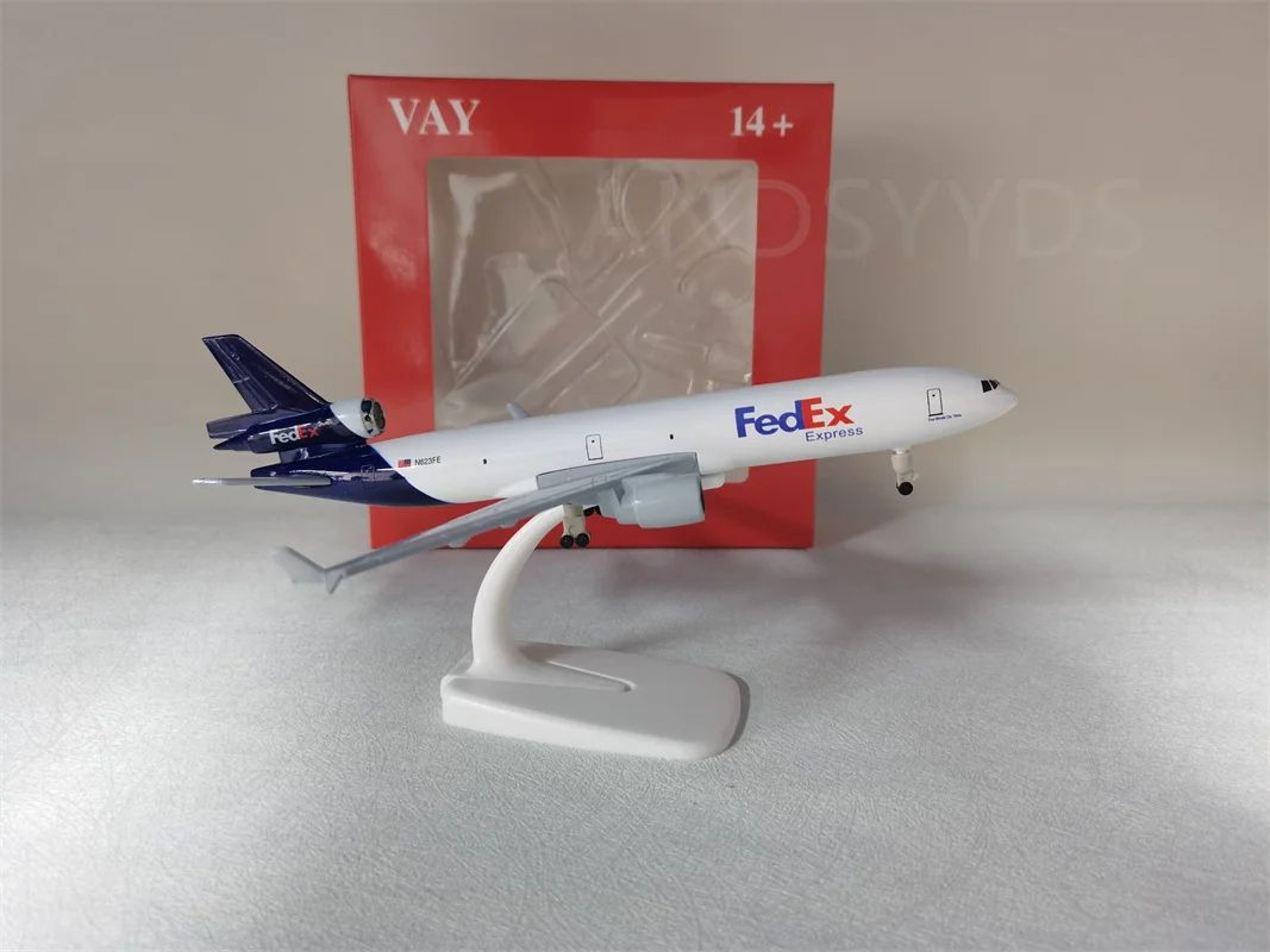 Alloy MD11 Airplane Model With Landing Gear Display 7