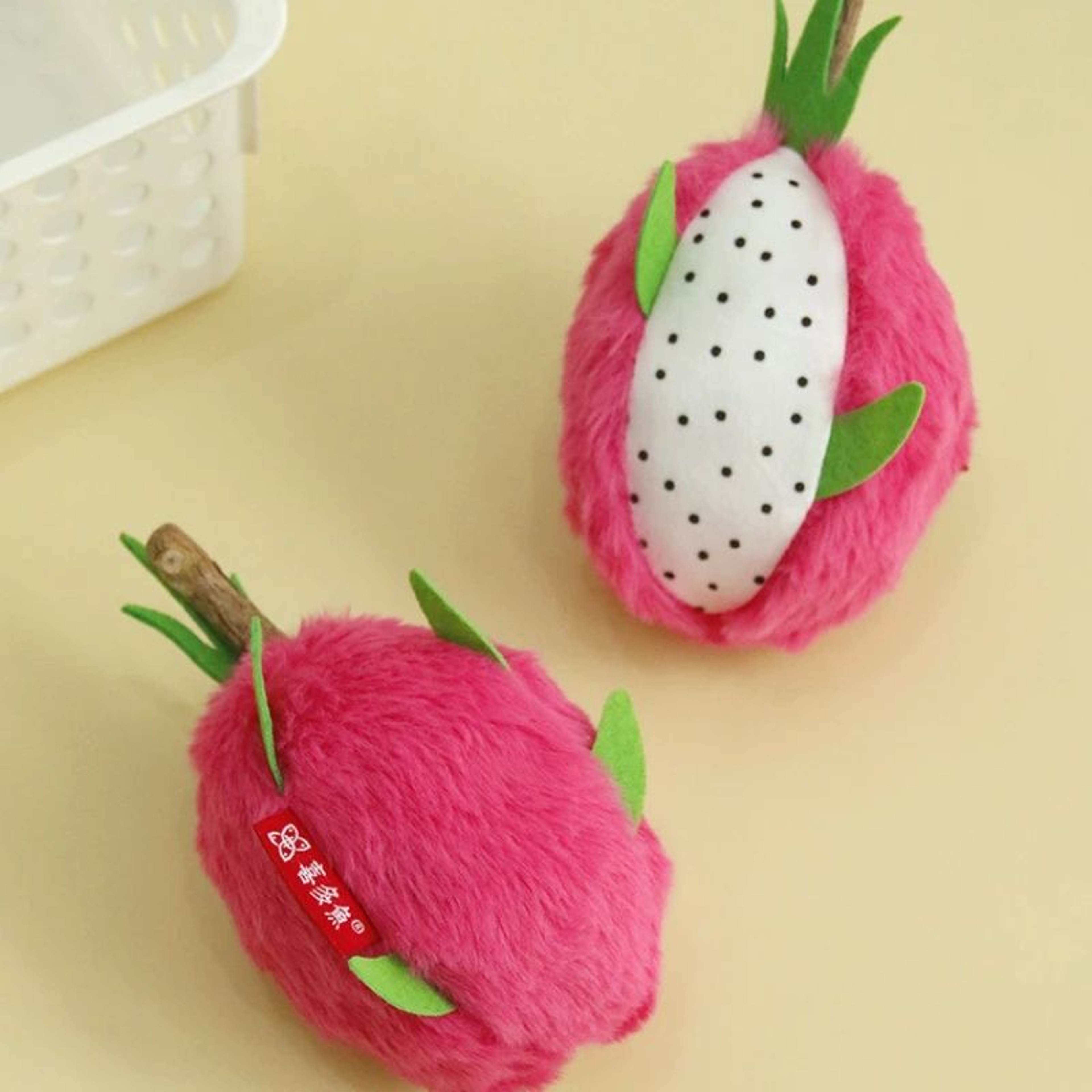 Dragon Fruit Catnip Plush Chew Toy Interactive Teeth Cleaning Cat Toy 2