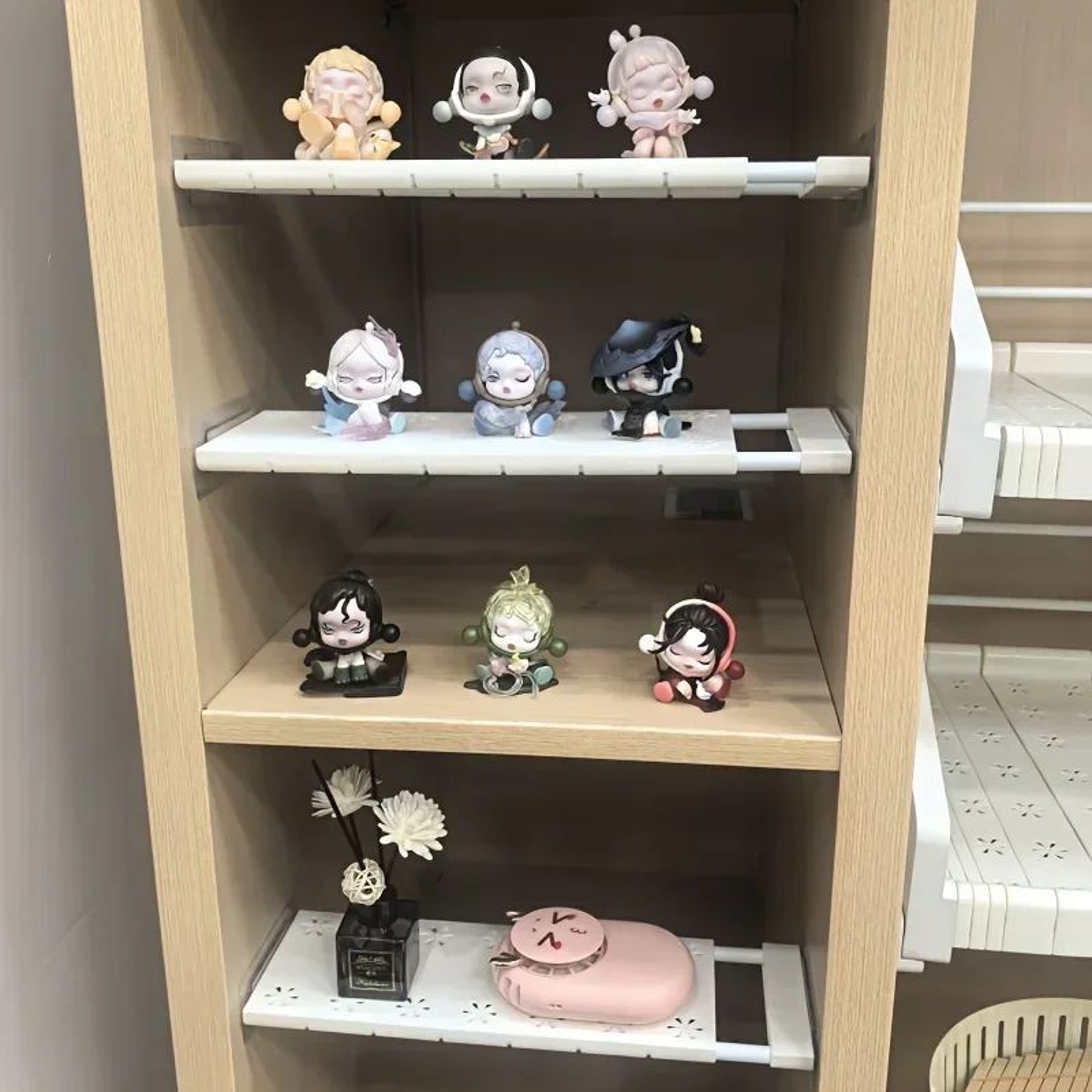 Adjustable Shelf Organizer Storage Divider 4
