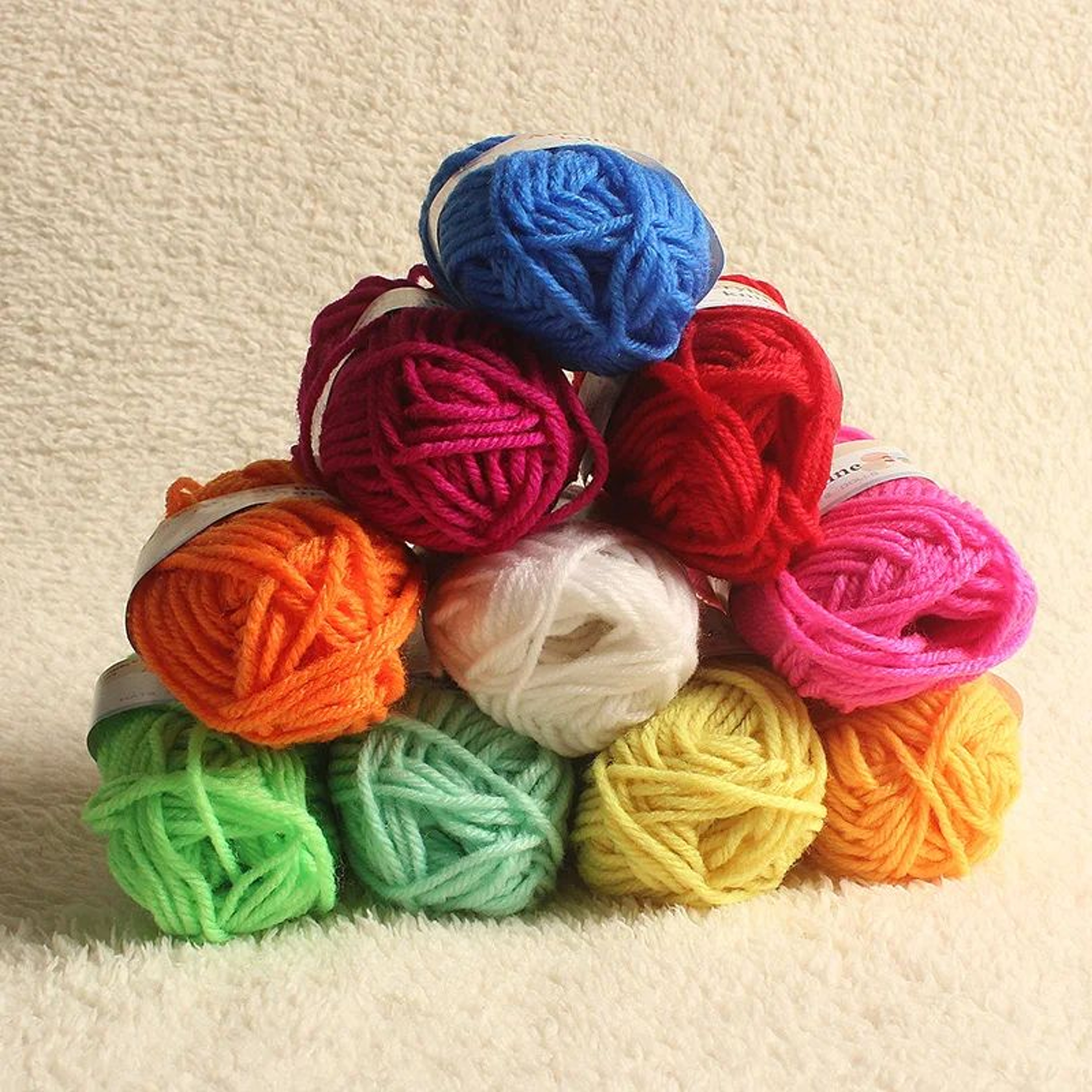 Crochet Yarn Starter Set 12 Color Knitting Yarn For Beginners And DIY Crafts 4