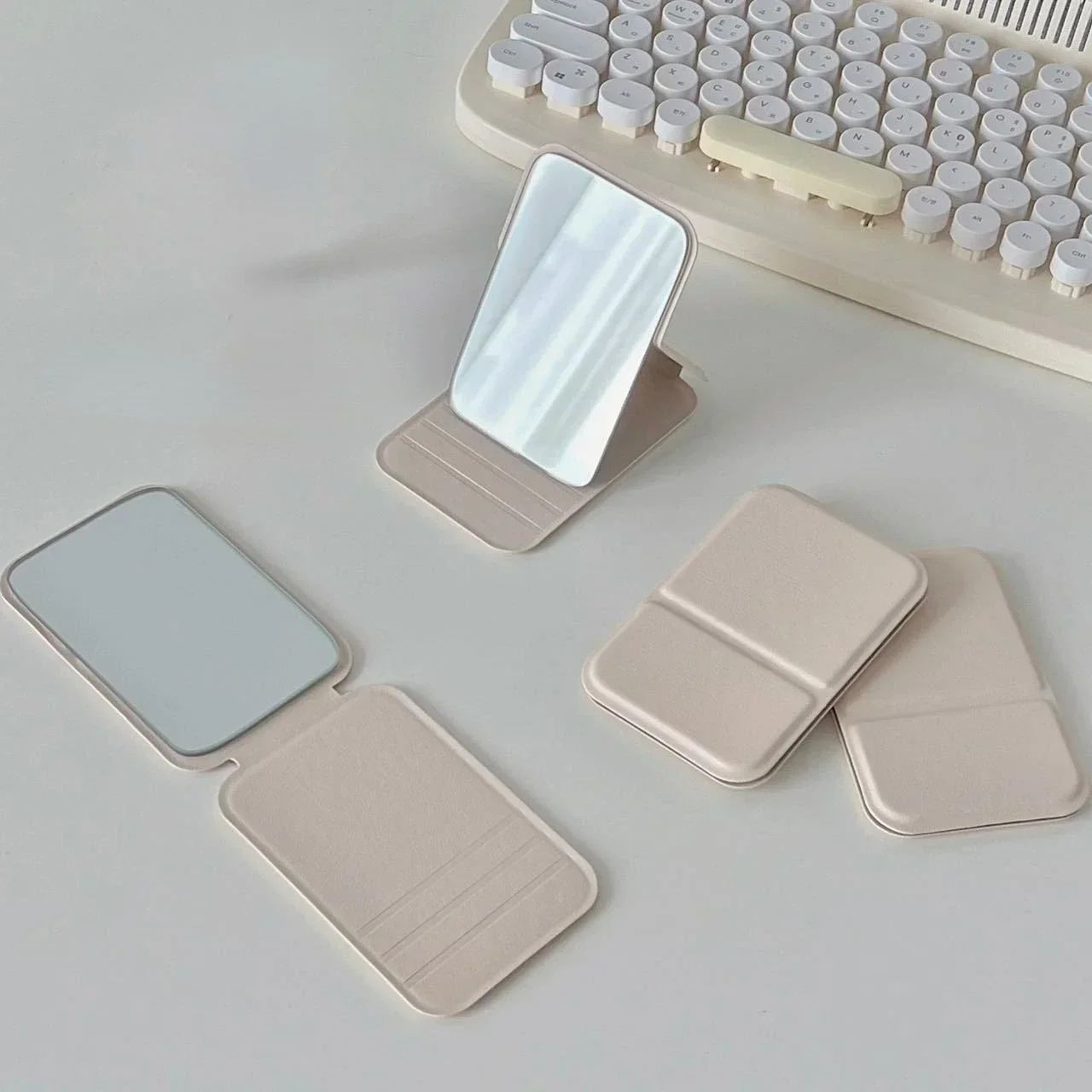 PU Leather Foldable Travel Makeup Mirror 9