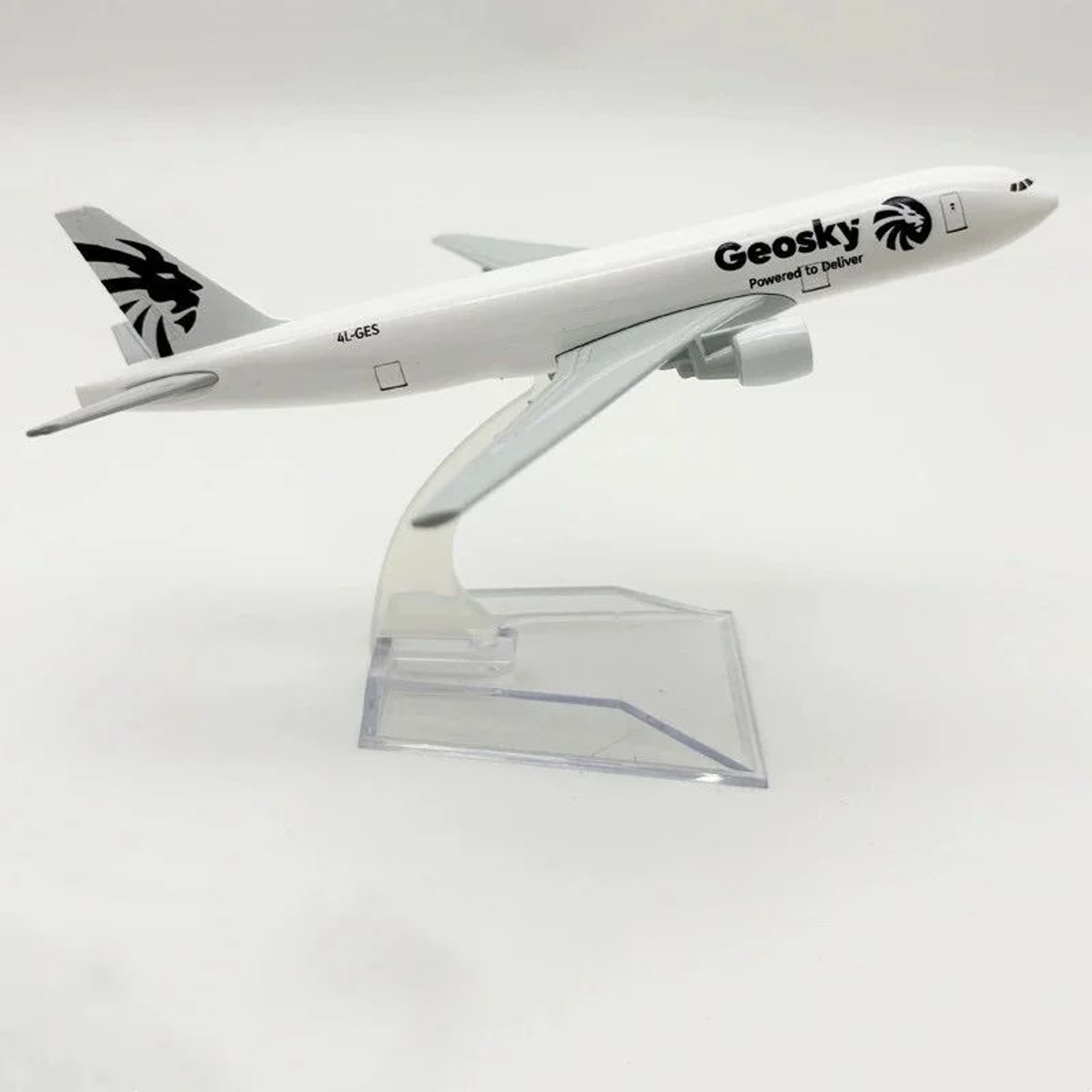 6 Inch Diecast Passenger Airplane Model 1