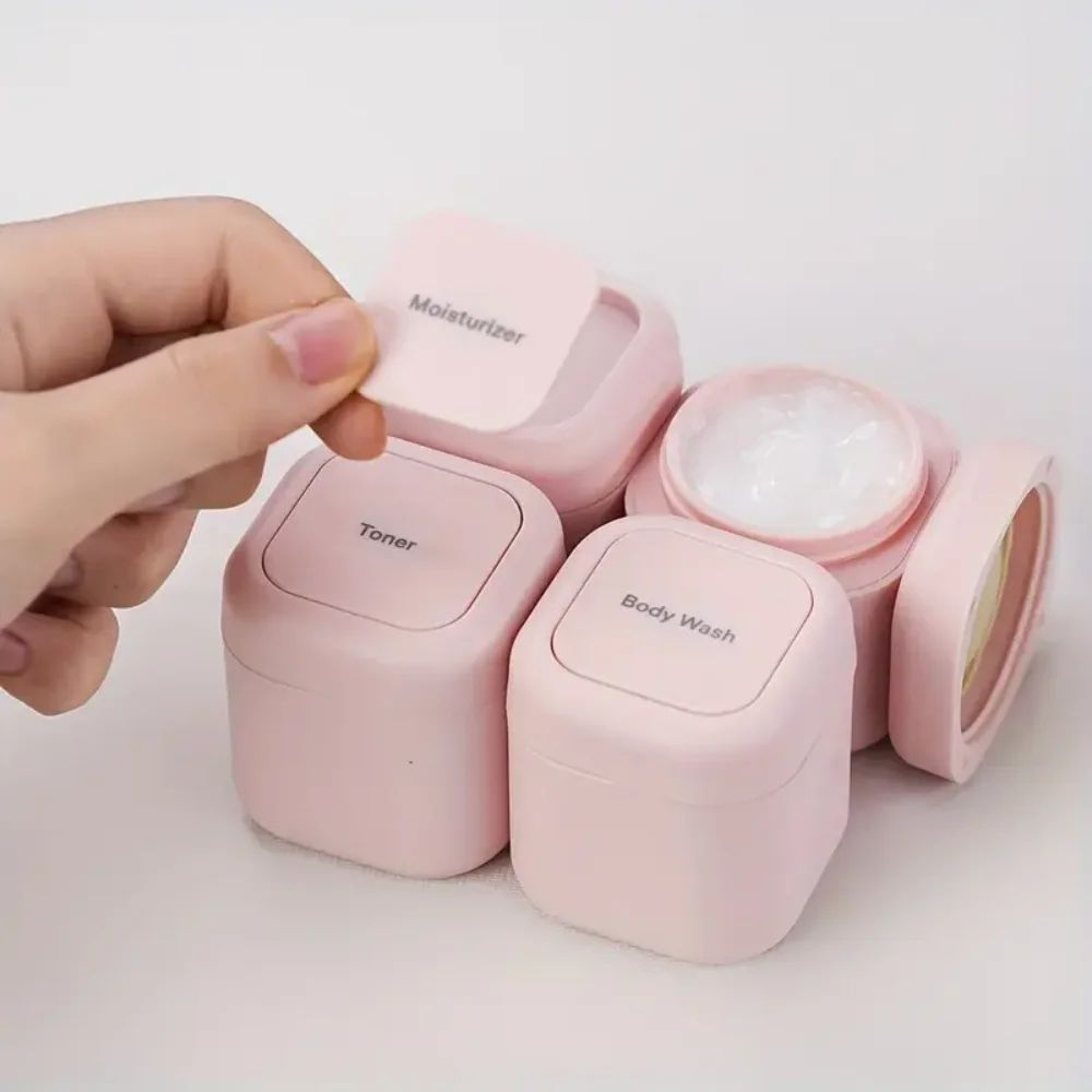 Magnetic Travel Toiletry Container Set 0