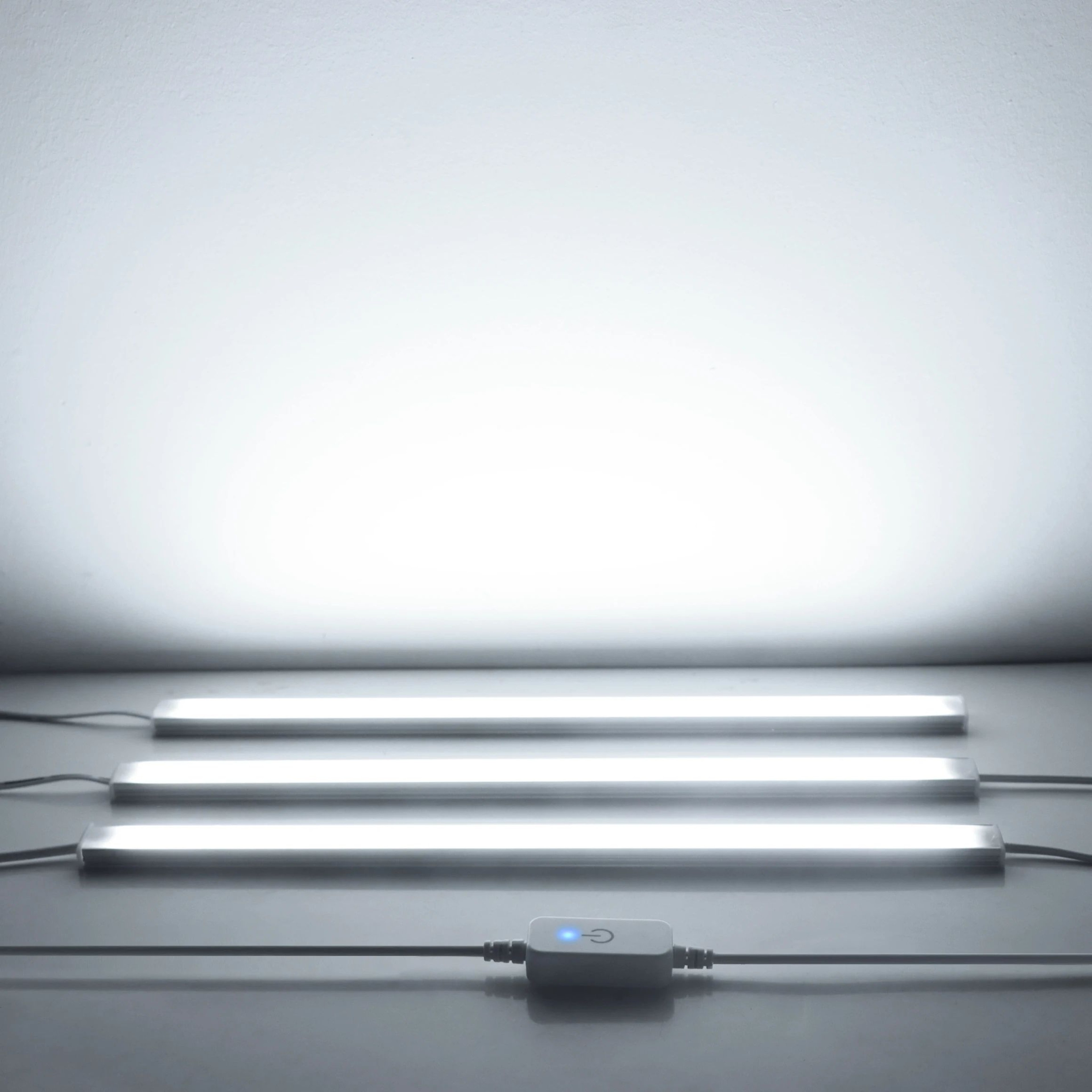 3 Piece Touch Dimmable LED Cabinet Light Set 5