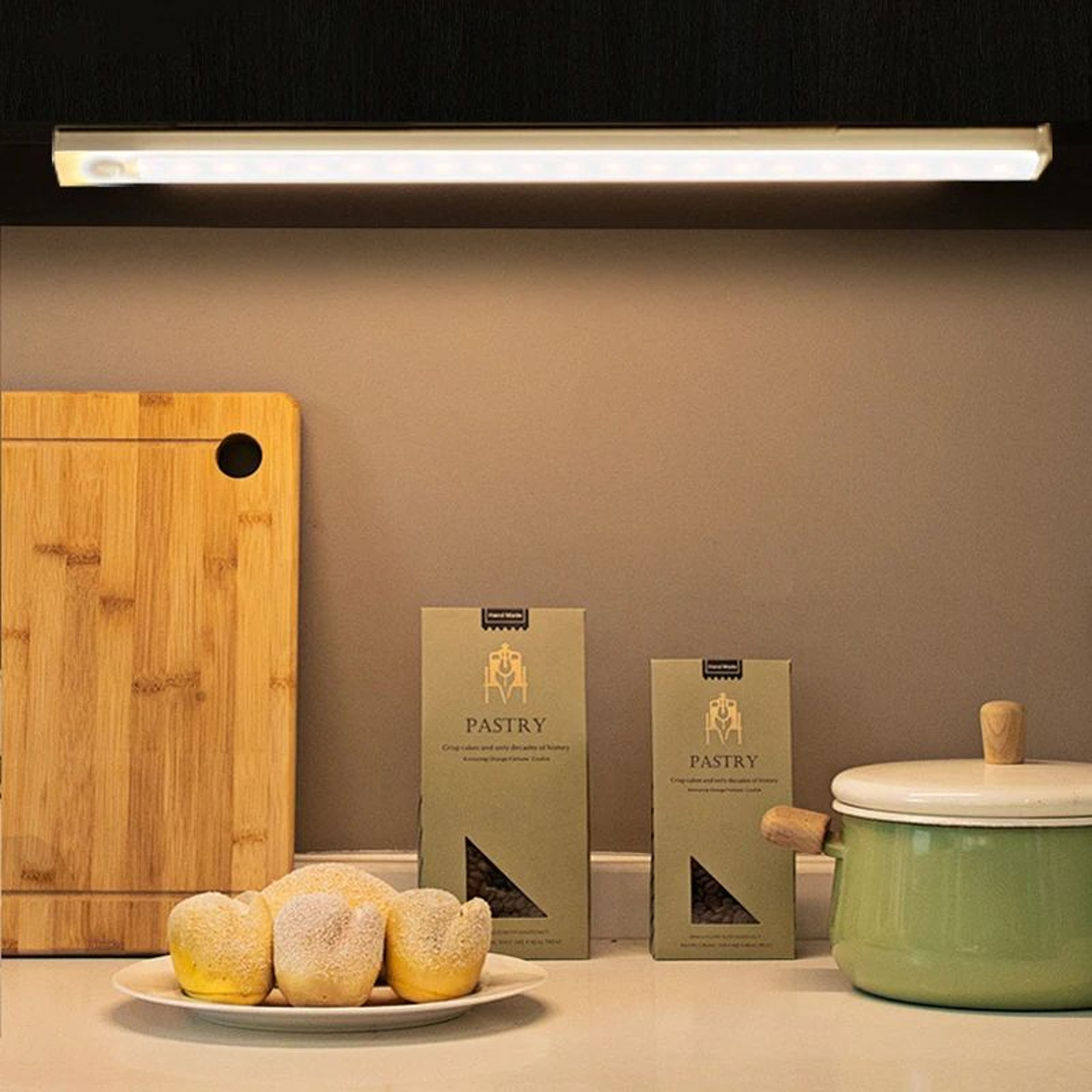 Magnetic Dimmable LED Sensor Bar Light 2