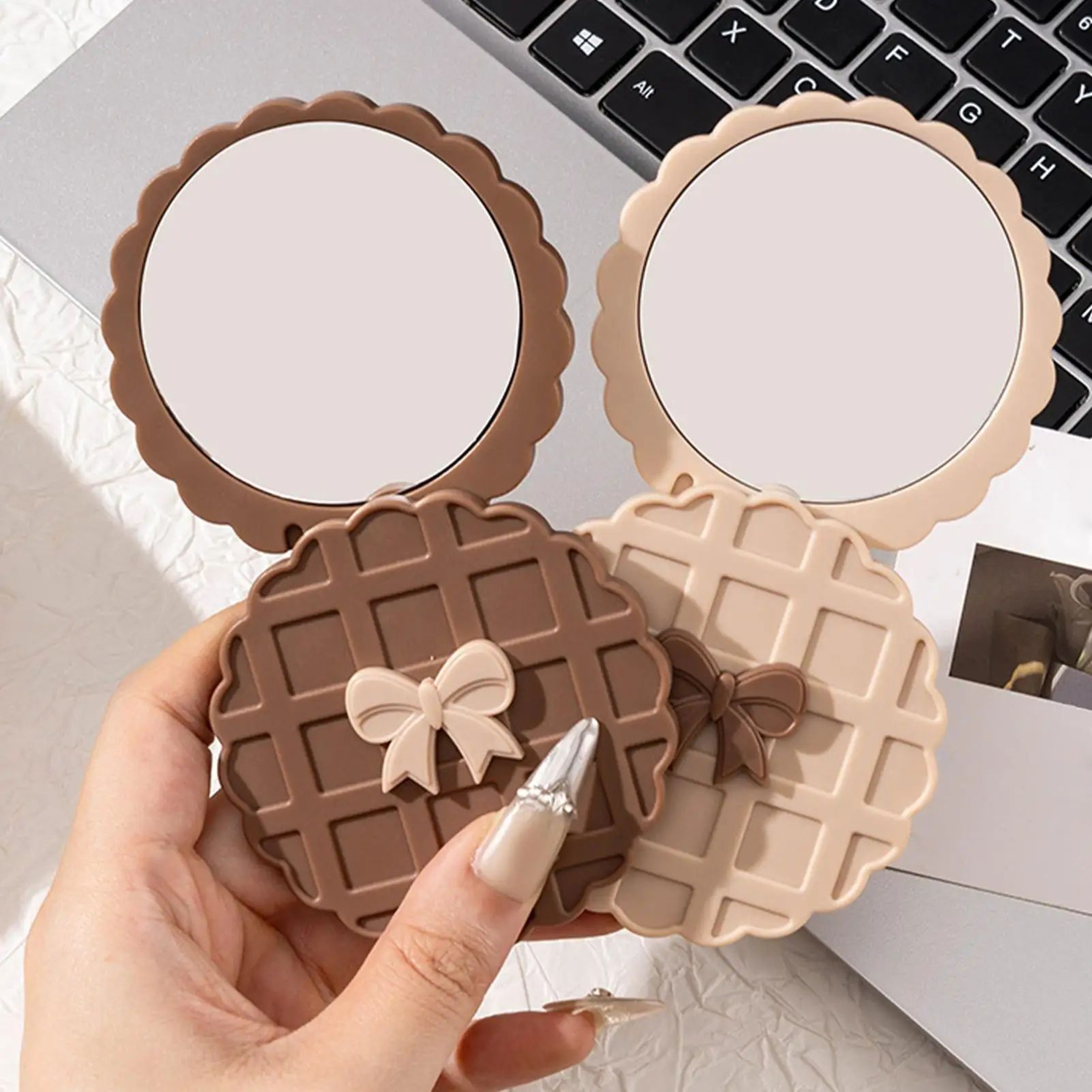 Compact Round Pocket Makeup Mirror 2