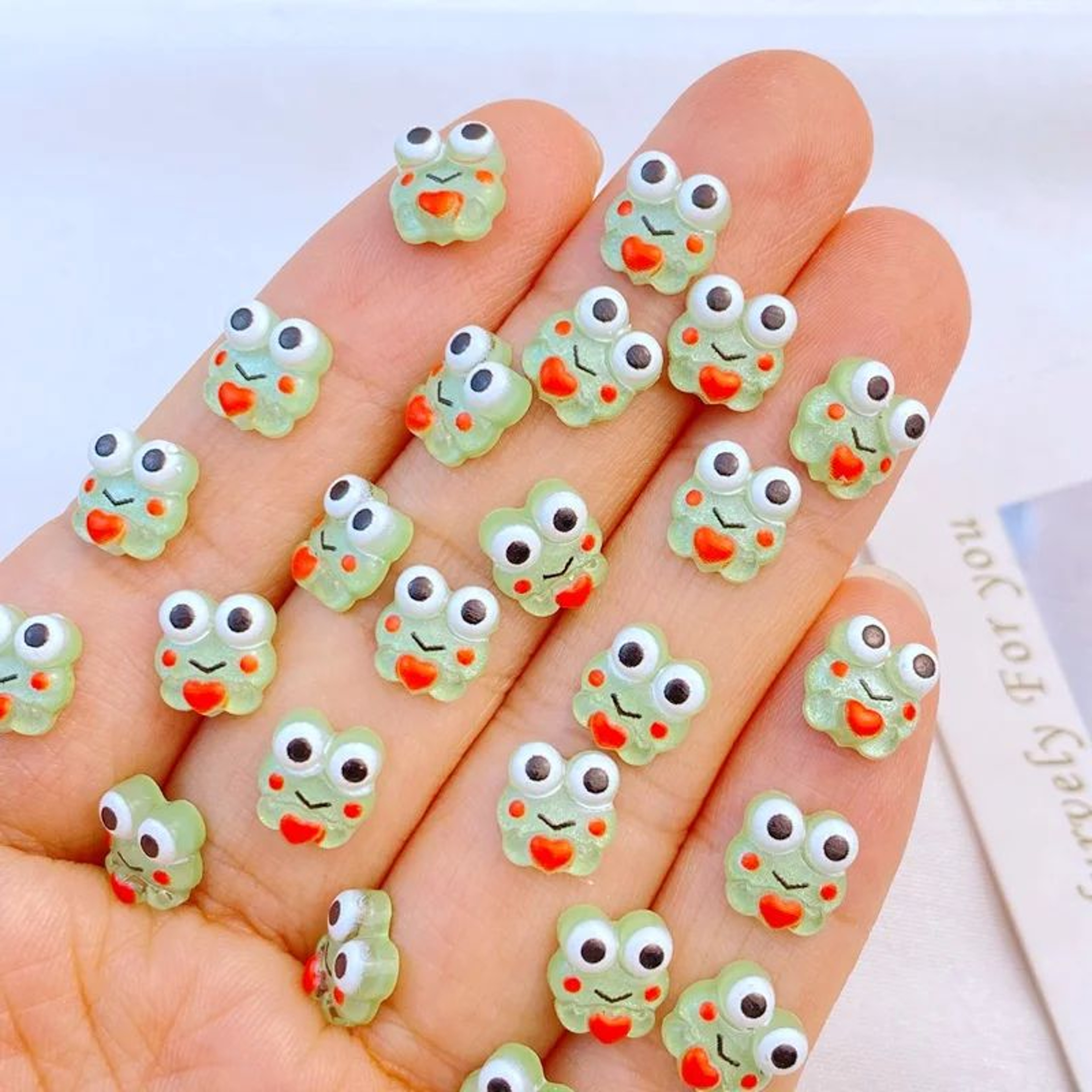 50 Piece Mini Resin Frog Charms 0