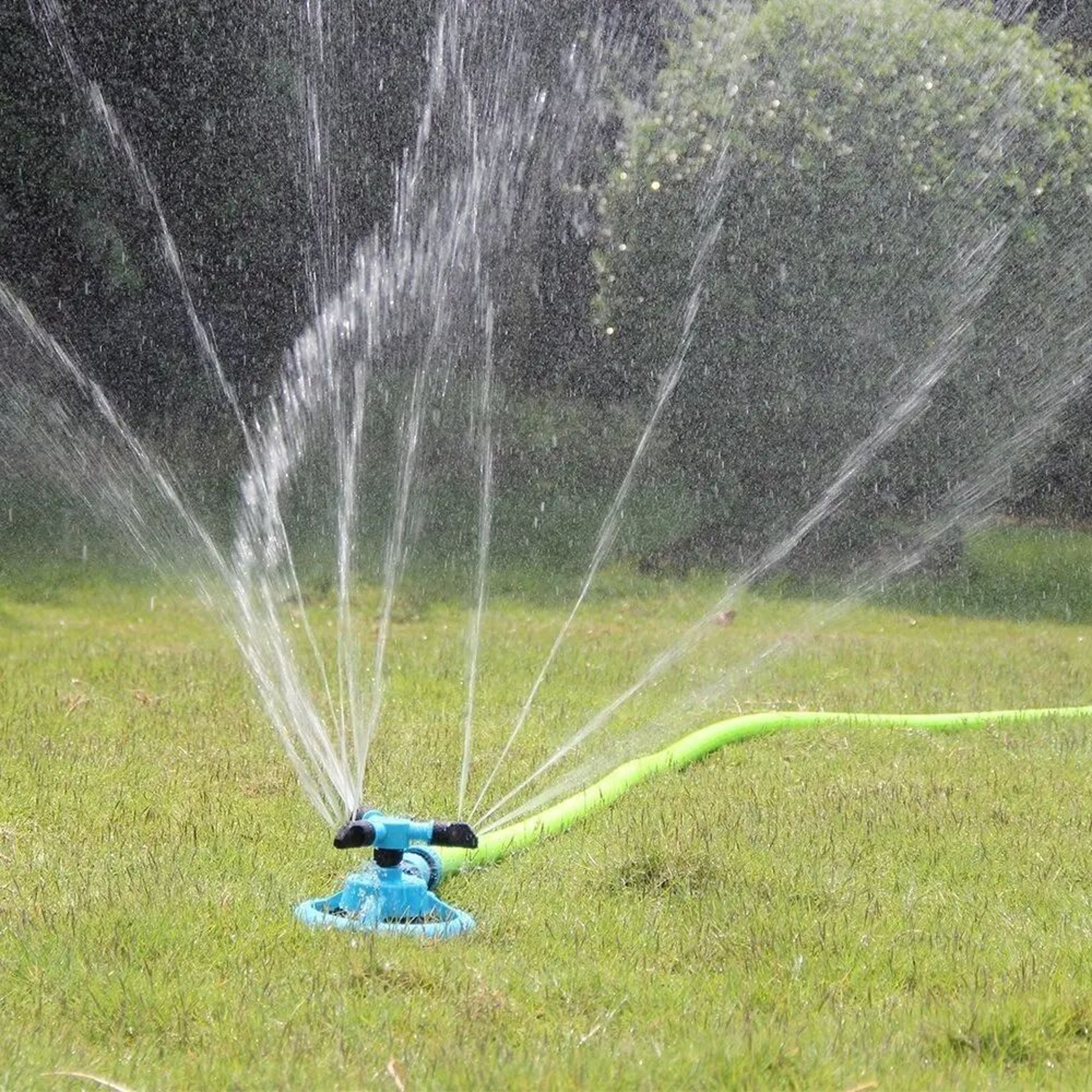 360 Degree Rotating Lawn Sprinkler 3