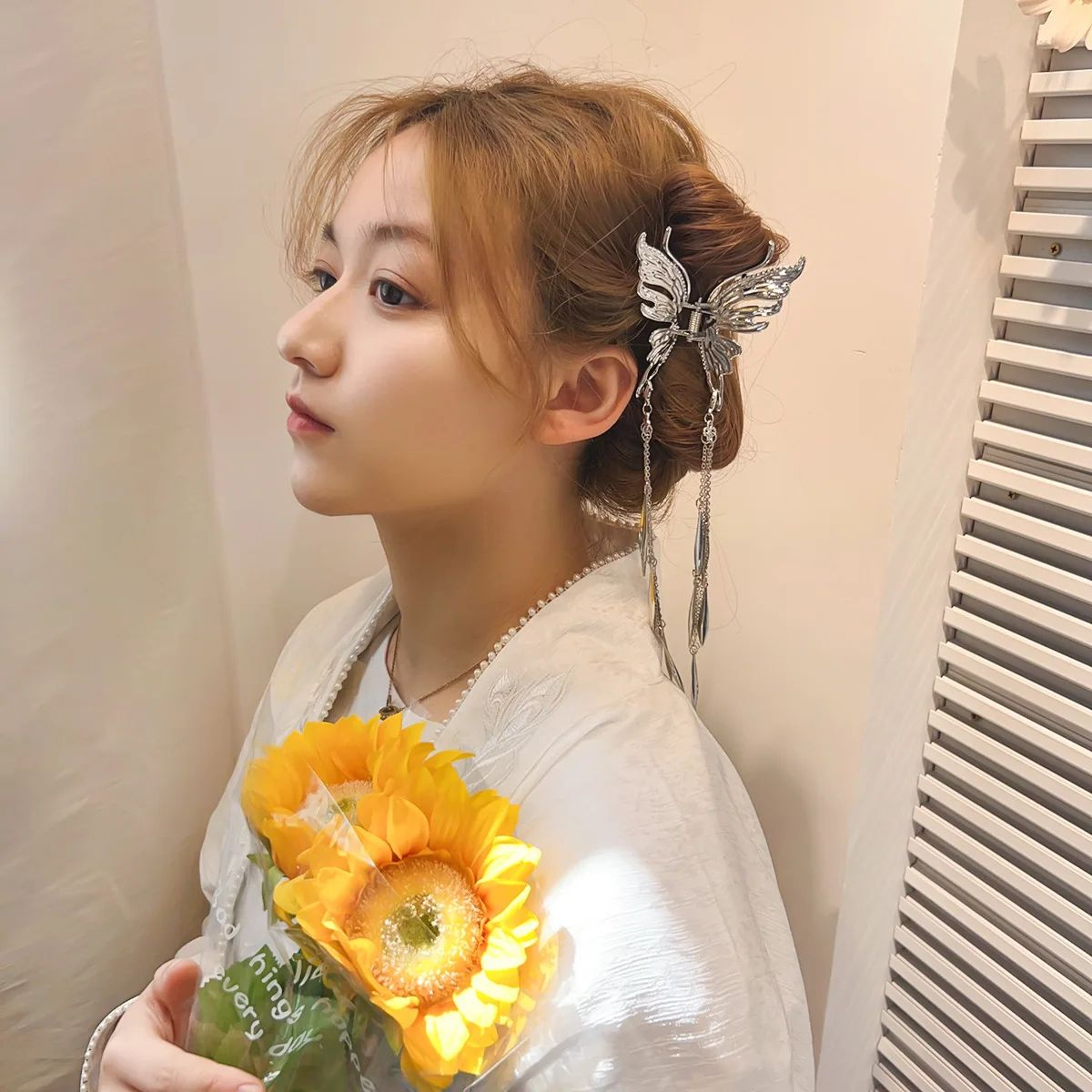 Butterfly Pearl Tassel Hair Claw 2